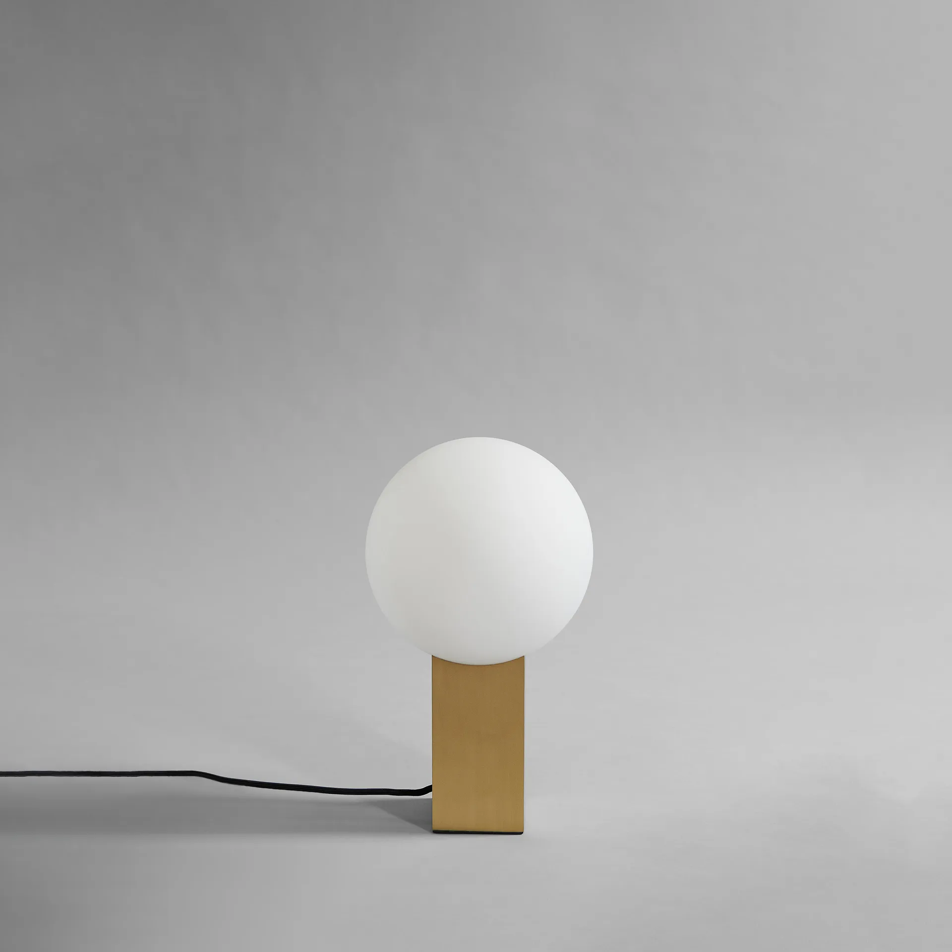 Lampada da tavolo Hoop 34 cm, Ottone 101 Copenhagen