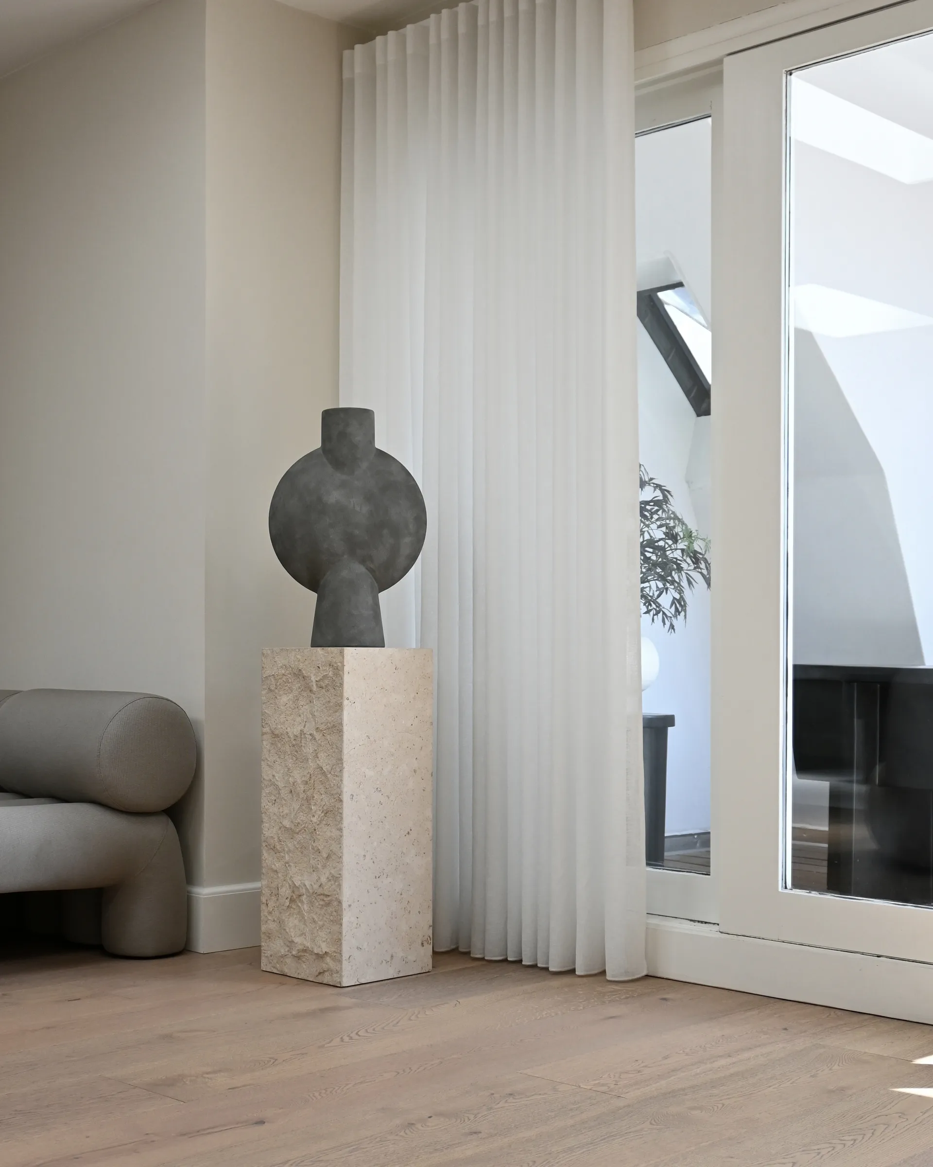 Piedistallo Podium, 80 cm, Limestone 101 Copenhagen