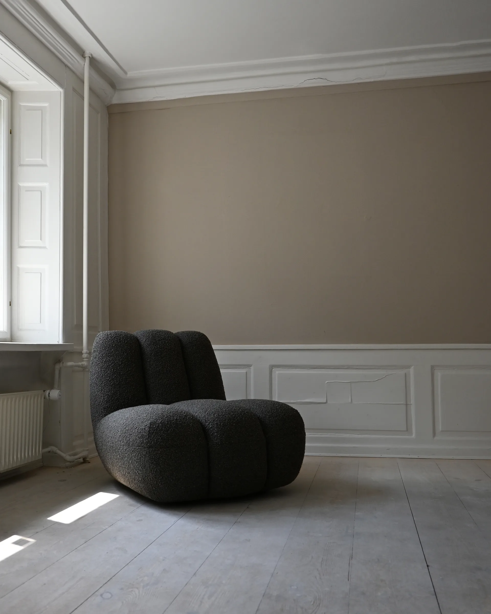 Poltrona lounge in bouclé Toe, Deep taupe 101 Copenhagen