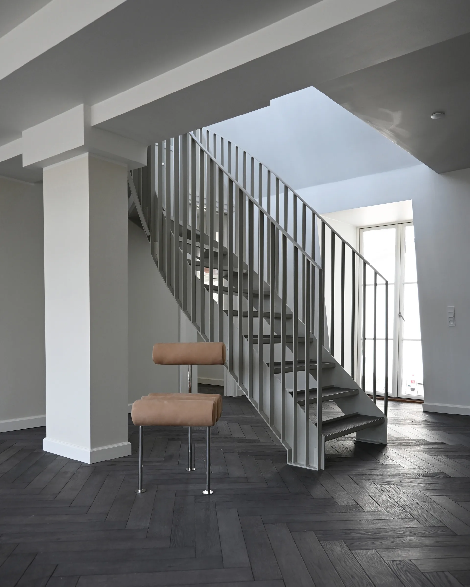 Sedia da pranzo Hiro, Acciaio inox - nabuk 101 Copenhagen