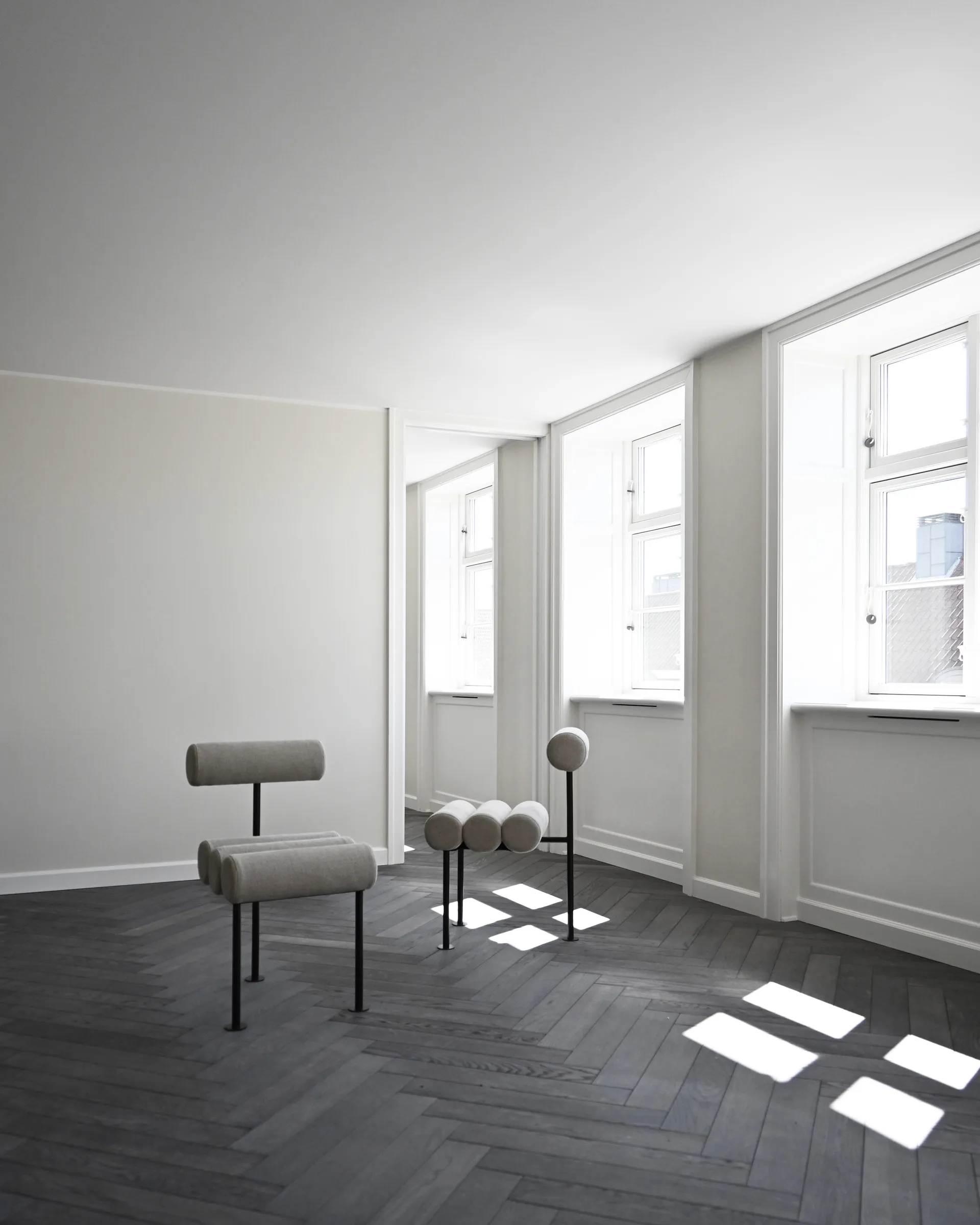 Sedia da pranzo Hiro, Struttura nera - sabbia 101 Copenhagen