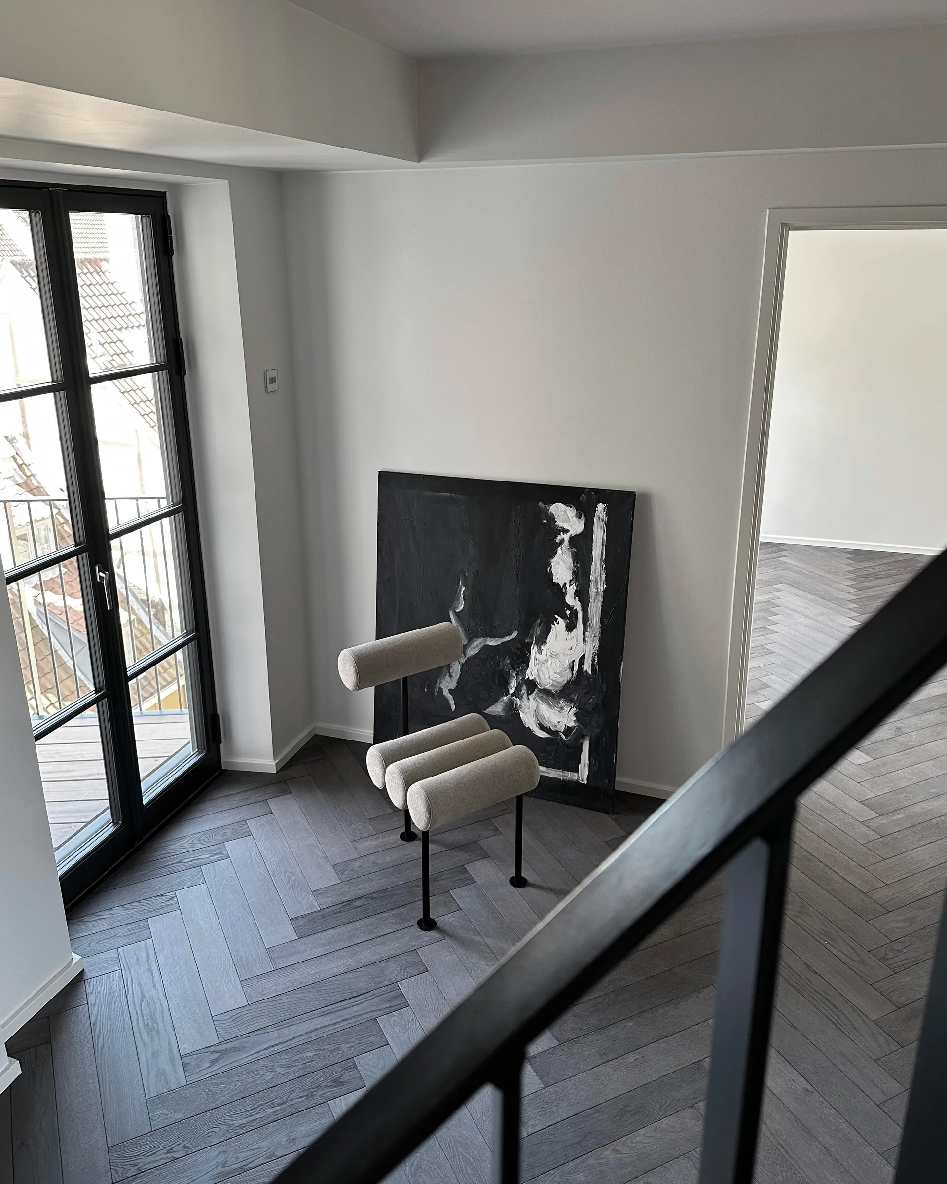 Sedia da pranzo Hiro, Struttura nera - sabbia 101 Copenhagen