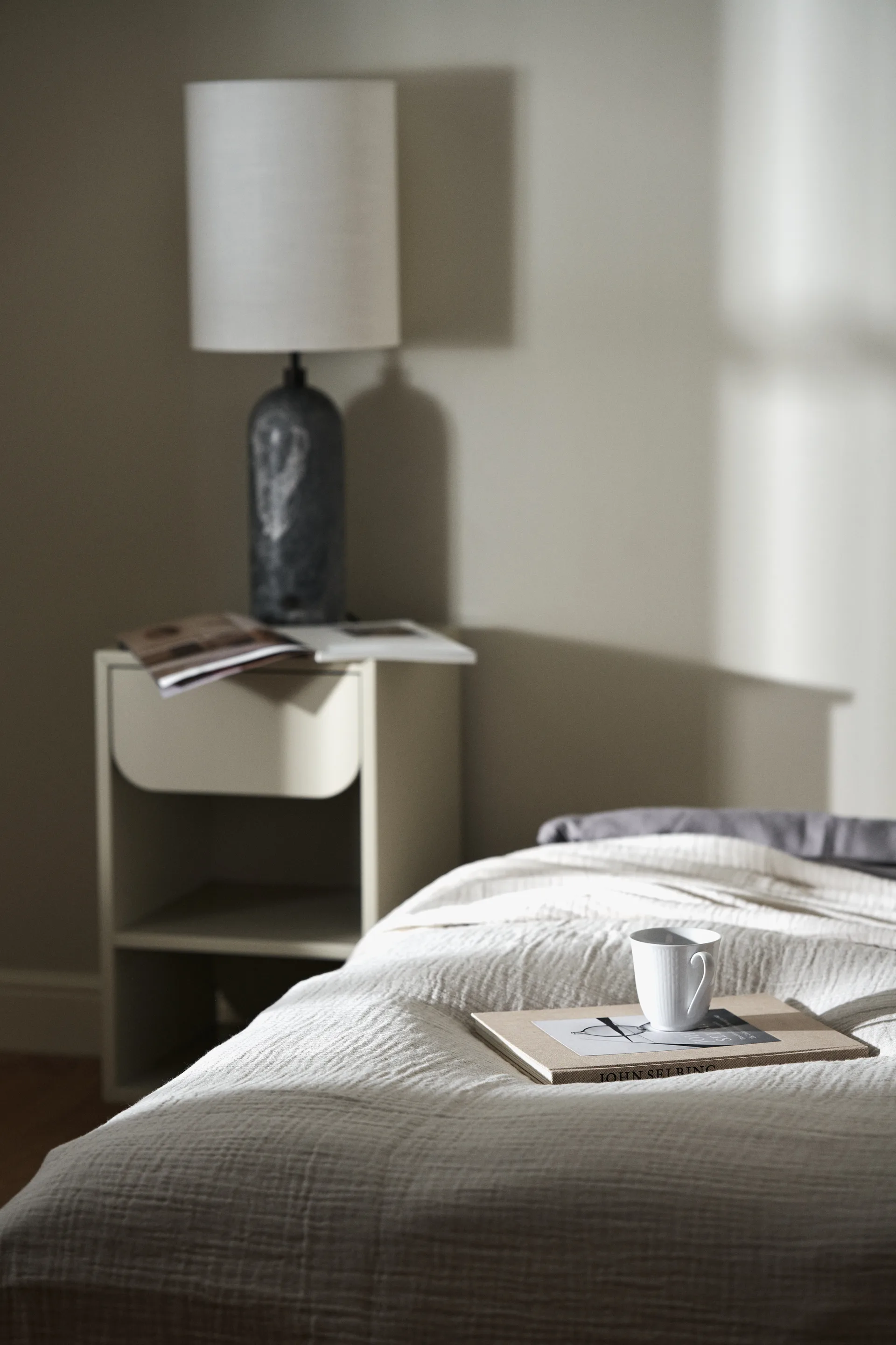 Comodino Vidja, Beige 1898