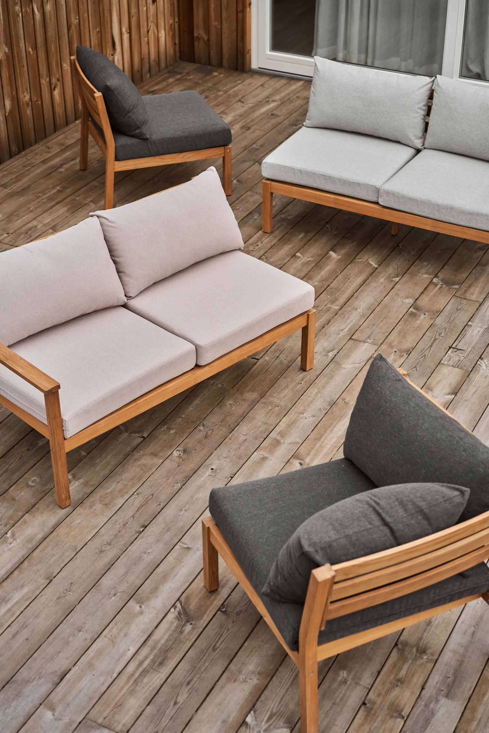 Divano modulare angolare Stockaryd in teak/grigio scuro 1898