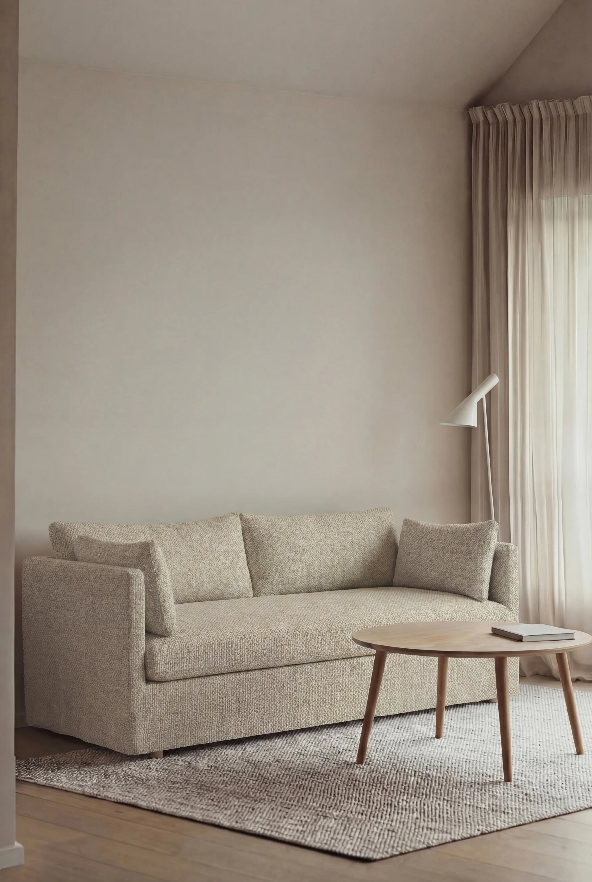 Linnevik divano, Bern beige 0341-rovere oliato bianco, 2 sedute, con gonna 1898