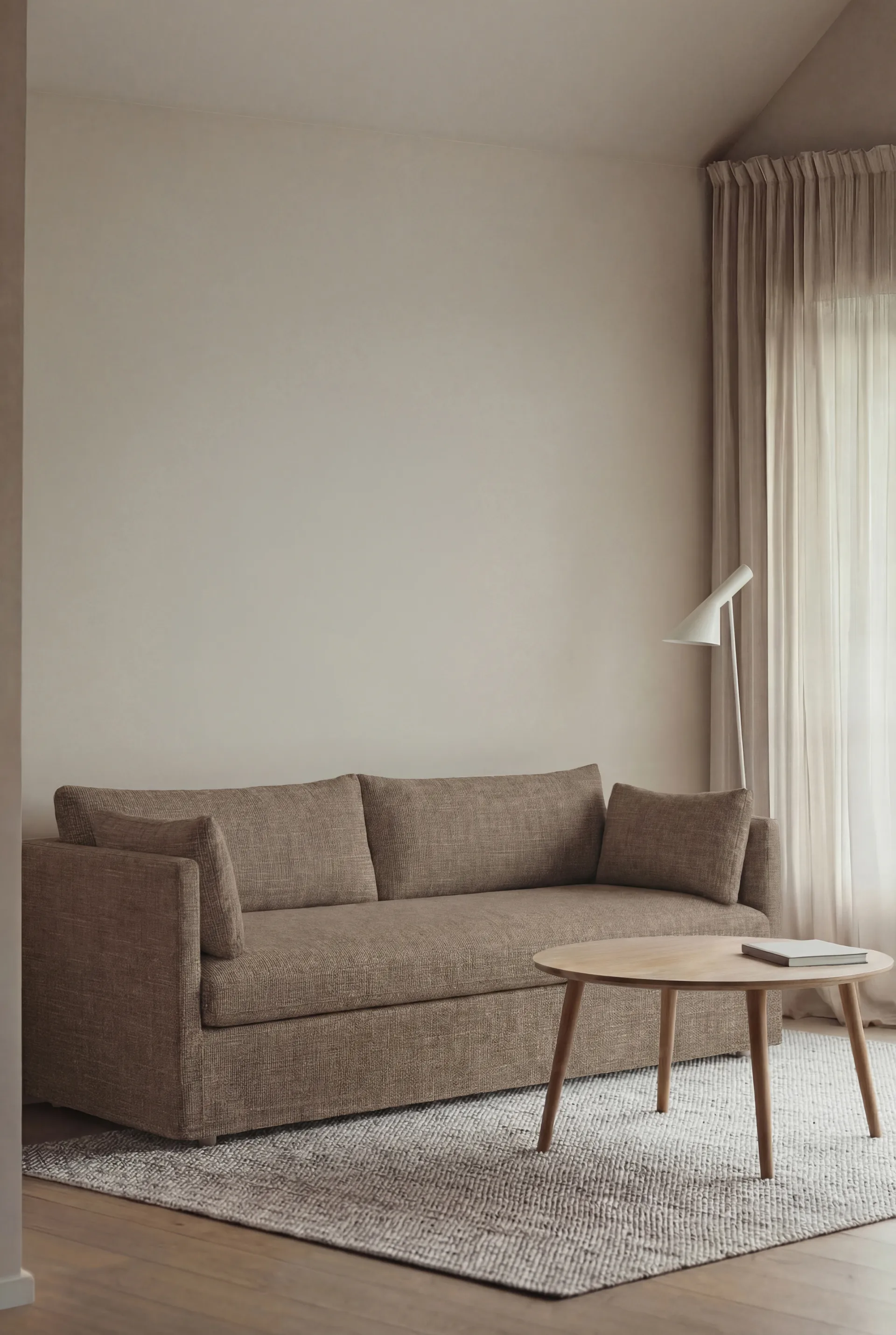 Linnevik divano, Same Mole 6674-rovere oliato bianco, 3 sedute, con gonna 1898