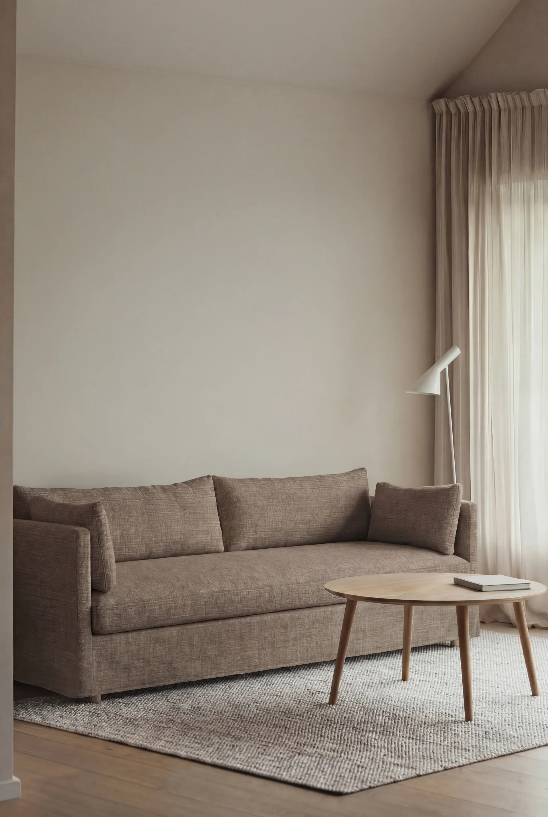 Linnevik divano, Same Mole 6674-rovere oliato bianco, 4 sedute, con gonna 1898