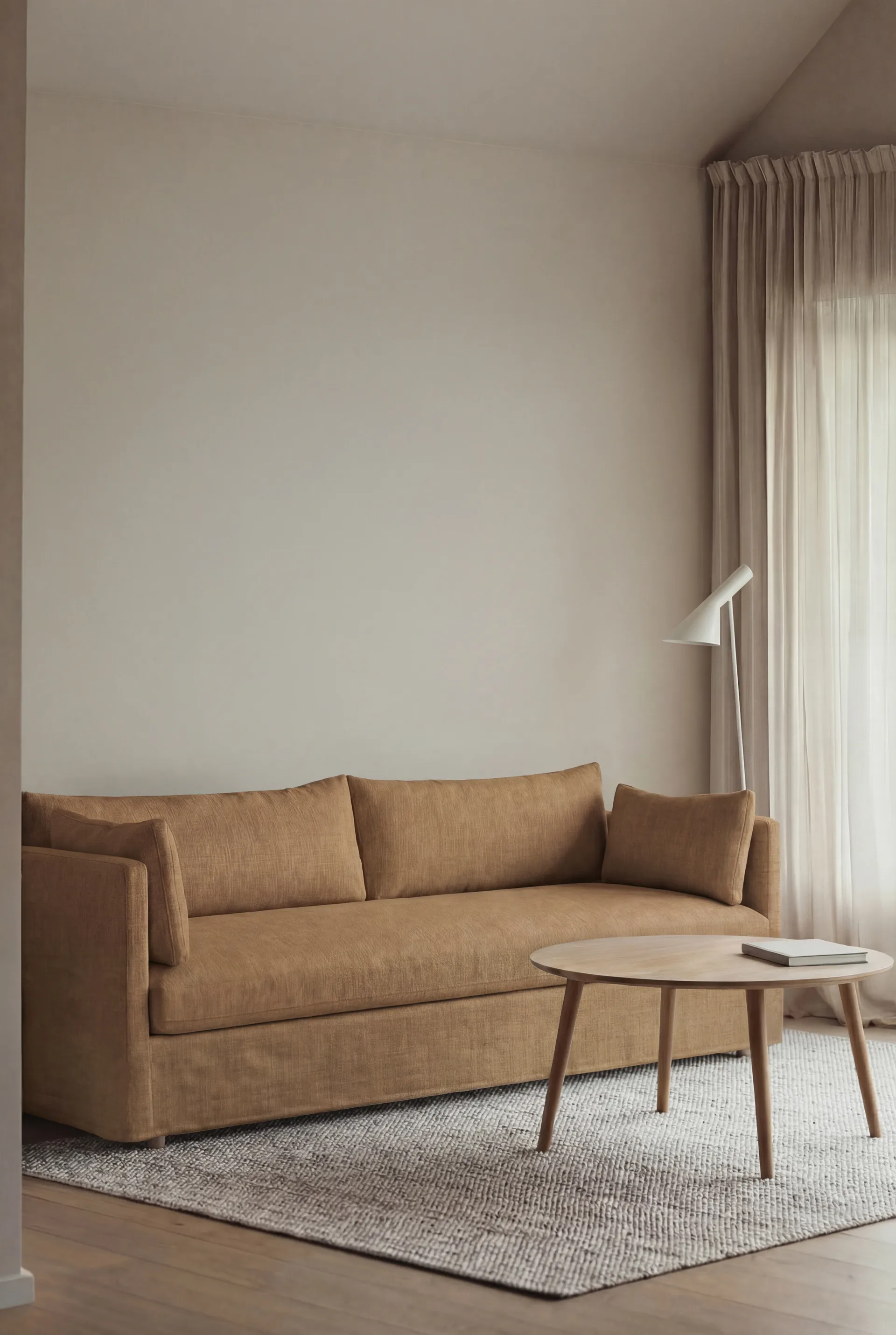 Linnevik divano, Same Ochre 6676-rovere oliato bianco, 4 sedute, con gonna 1898