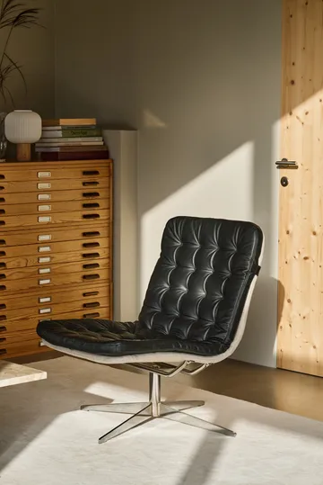 Poltrona Loholm con funzione girevole - Pelle nera-Bern Beige 0341 - 1898