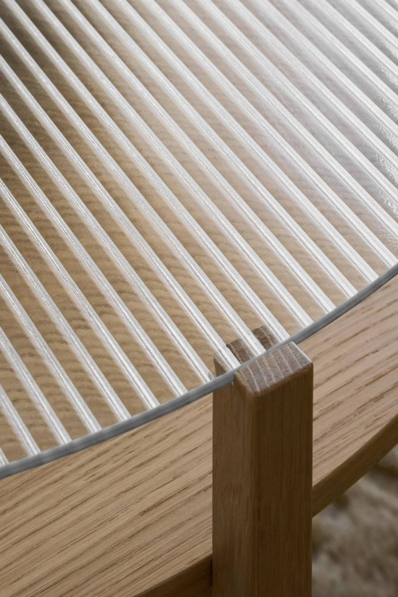 Tavolino Lid, Rovere pigmentato bianco-vetro, Ø90 cm 1898