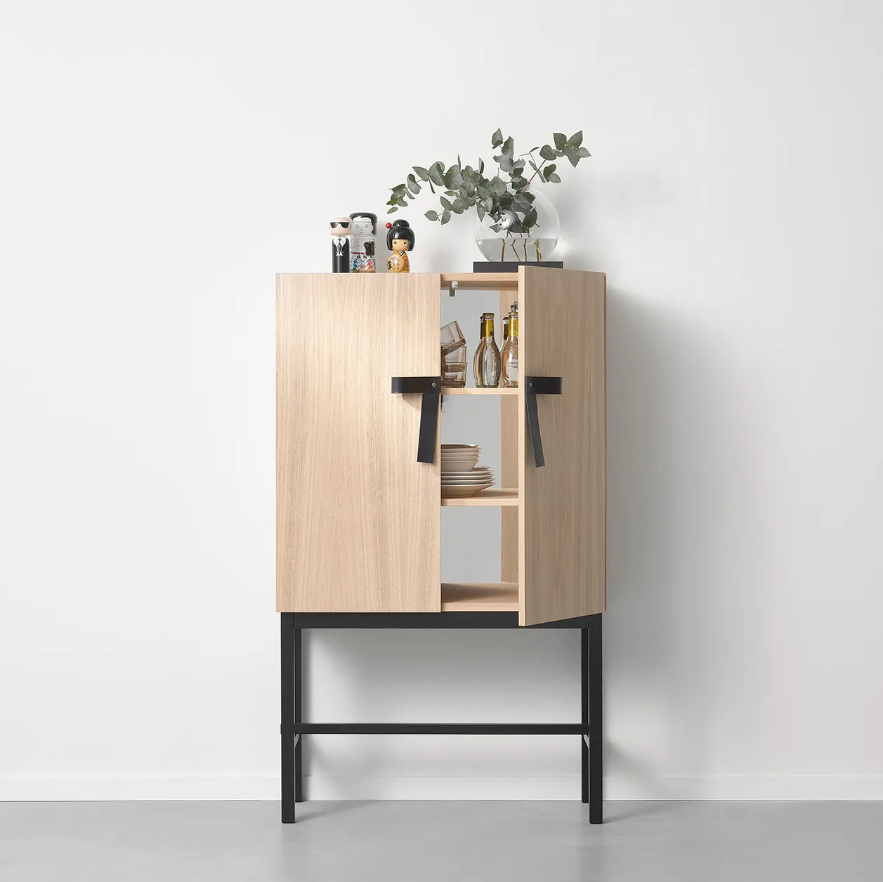 Armadietto The Bow, Bianco - rovere oliato - nero A2