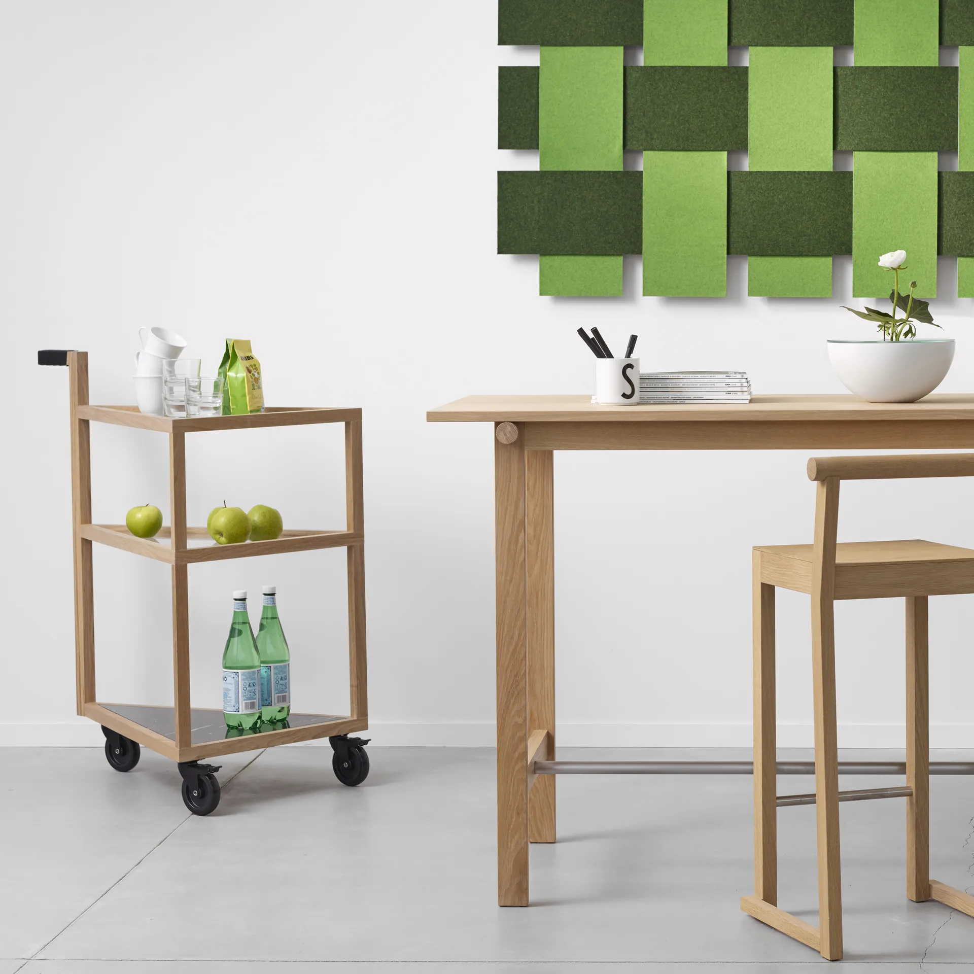 Carrello da servizio Move, rovere oliato bianco, marmo Marquina, vetro A2