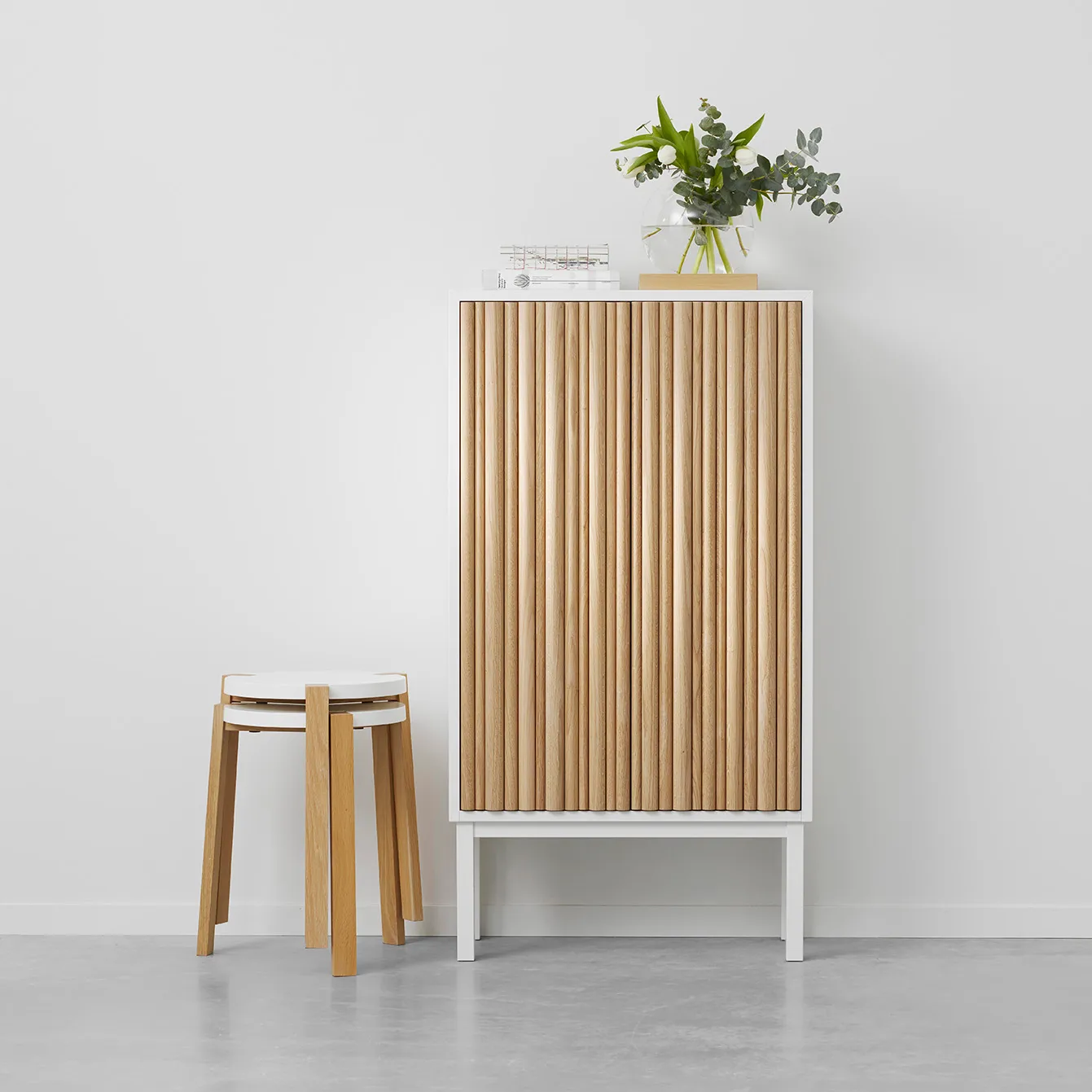 Credenza Collect 2013 in rovere, Gambe bianche A2