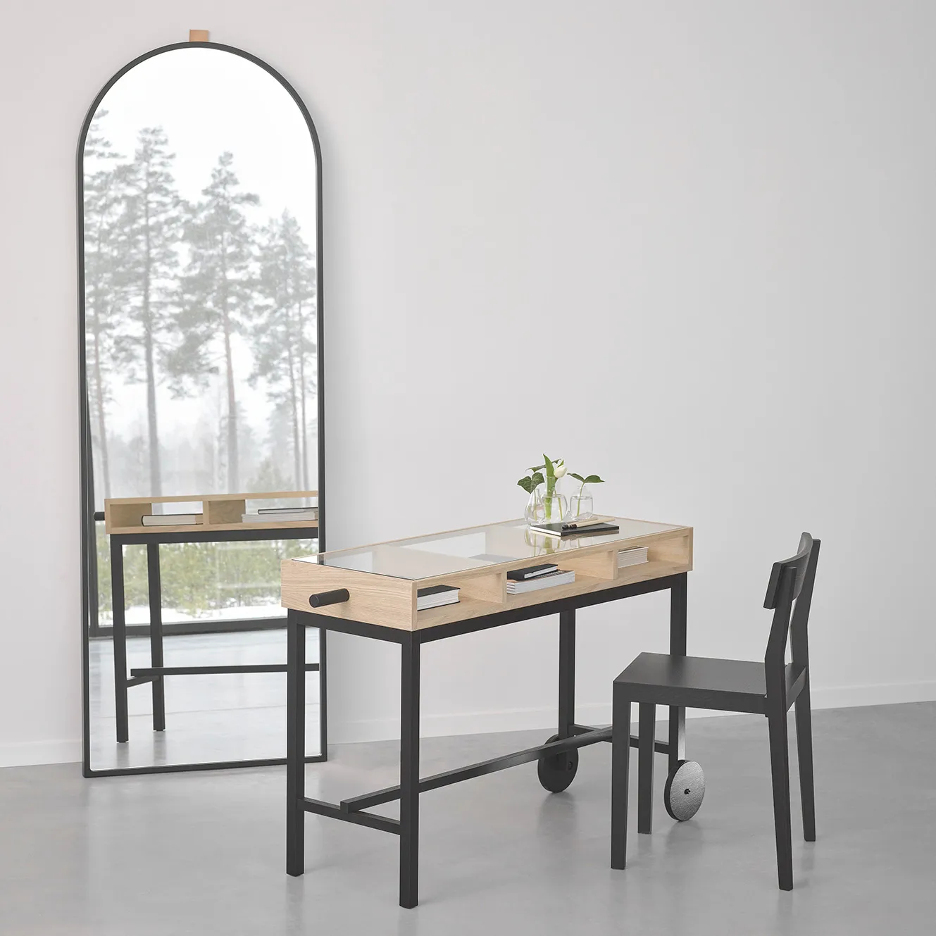 Scrivania Shift con ruote, Rovere oliato bianco, nero A2