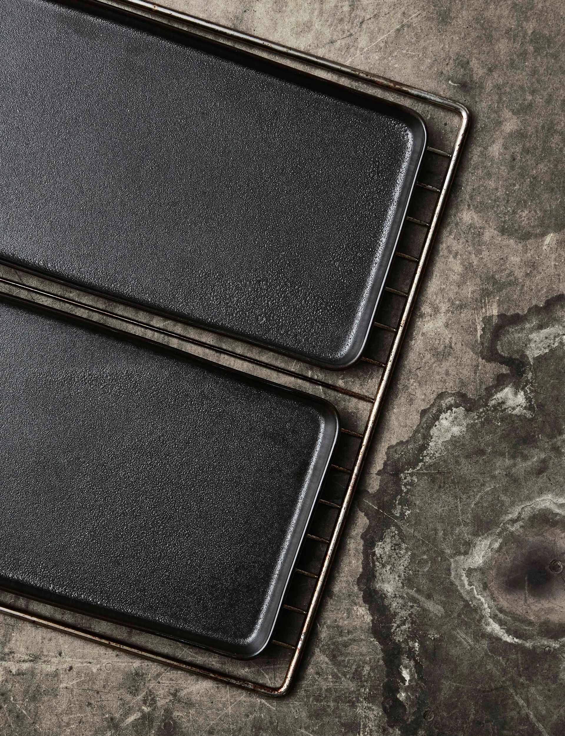 Piattino Raw 18x34 cm confezione da 2 , Titanium Black Aida