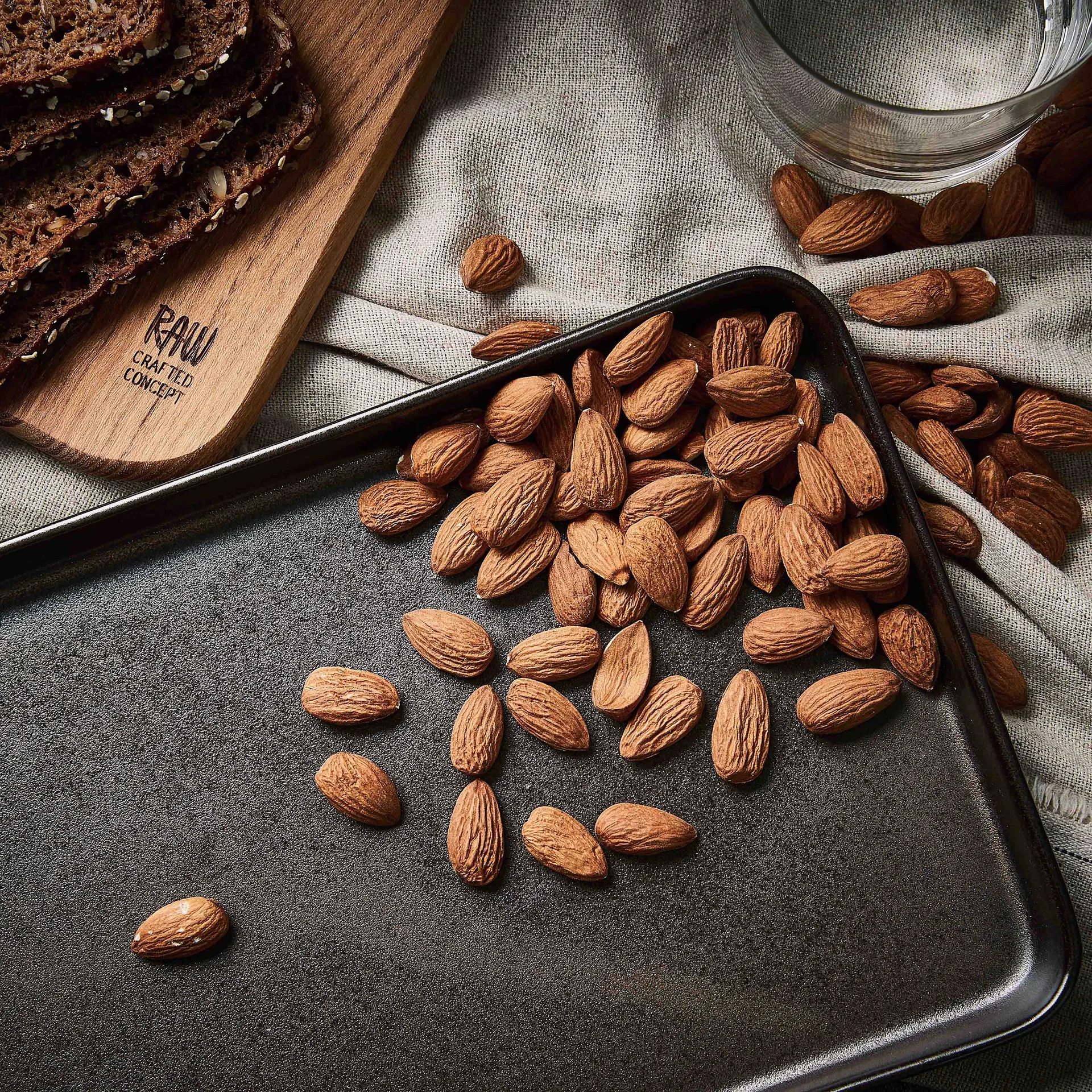 Piattino Raw 18x34 cm, metallic brown Aida