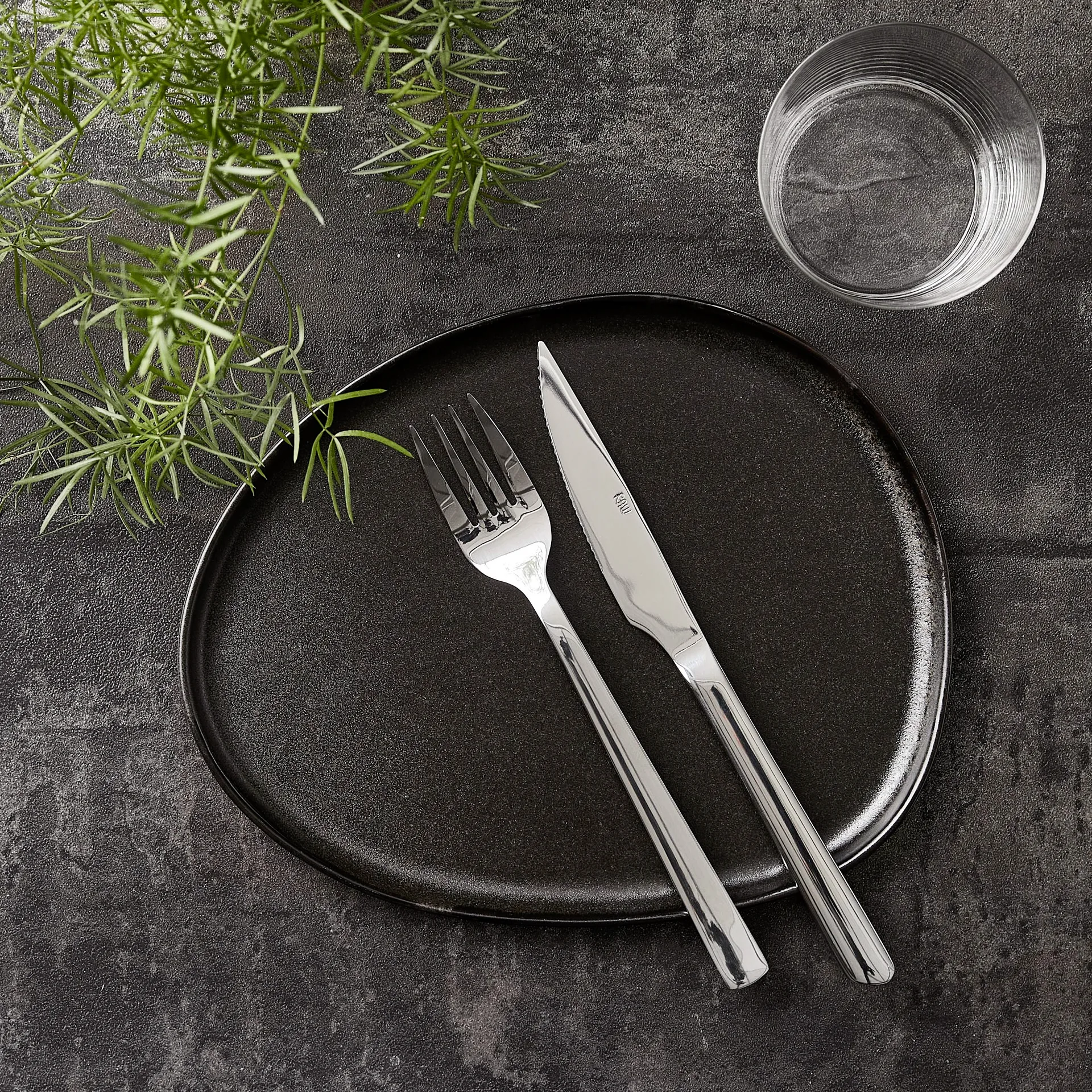 Piatto fondo Raw Organic 24x21 cm, Titanium Black Aida