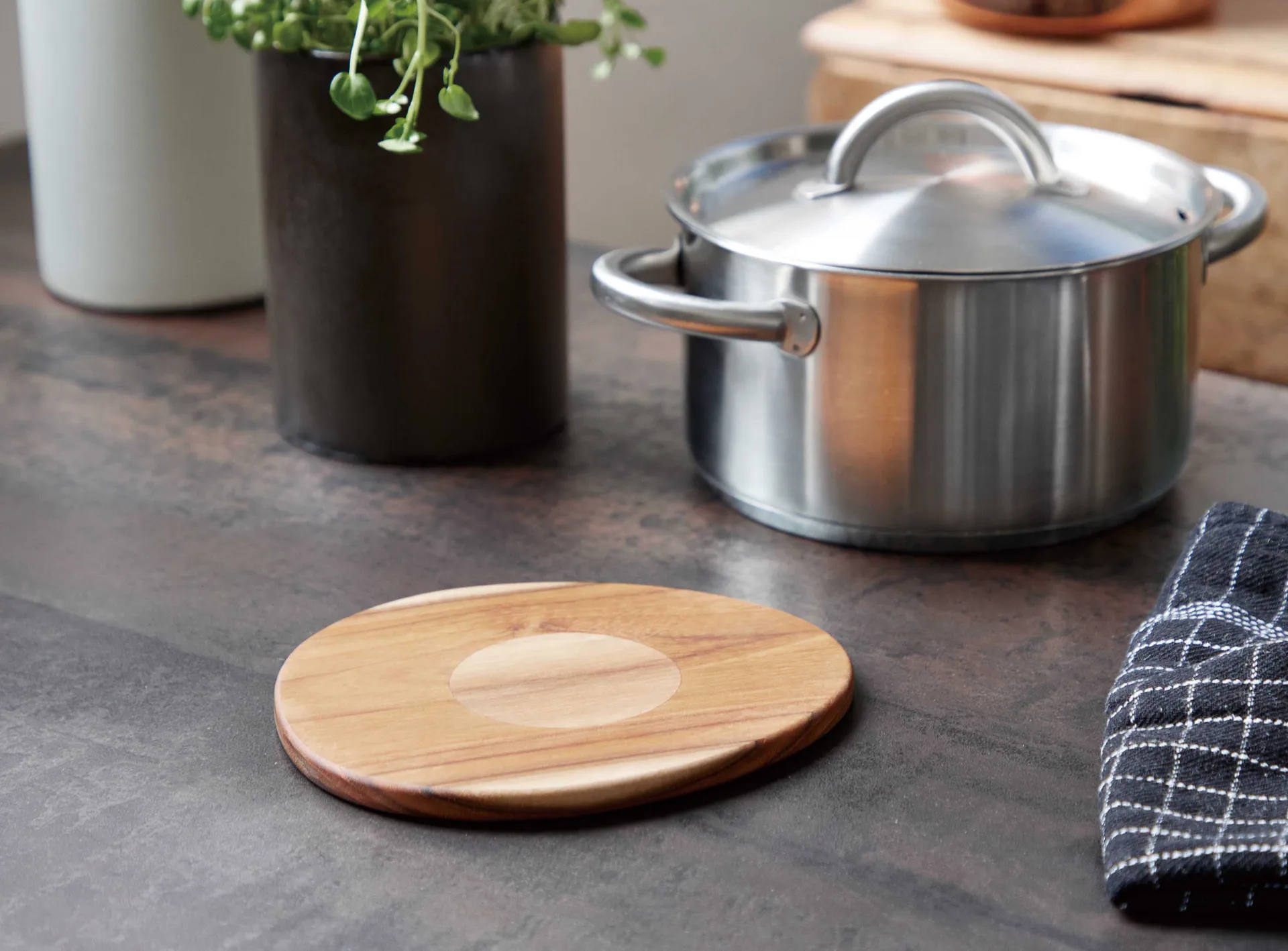 Sottopentola magnetico 15x17,5 cm Raw, Teak Aida