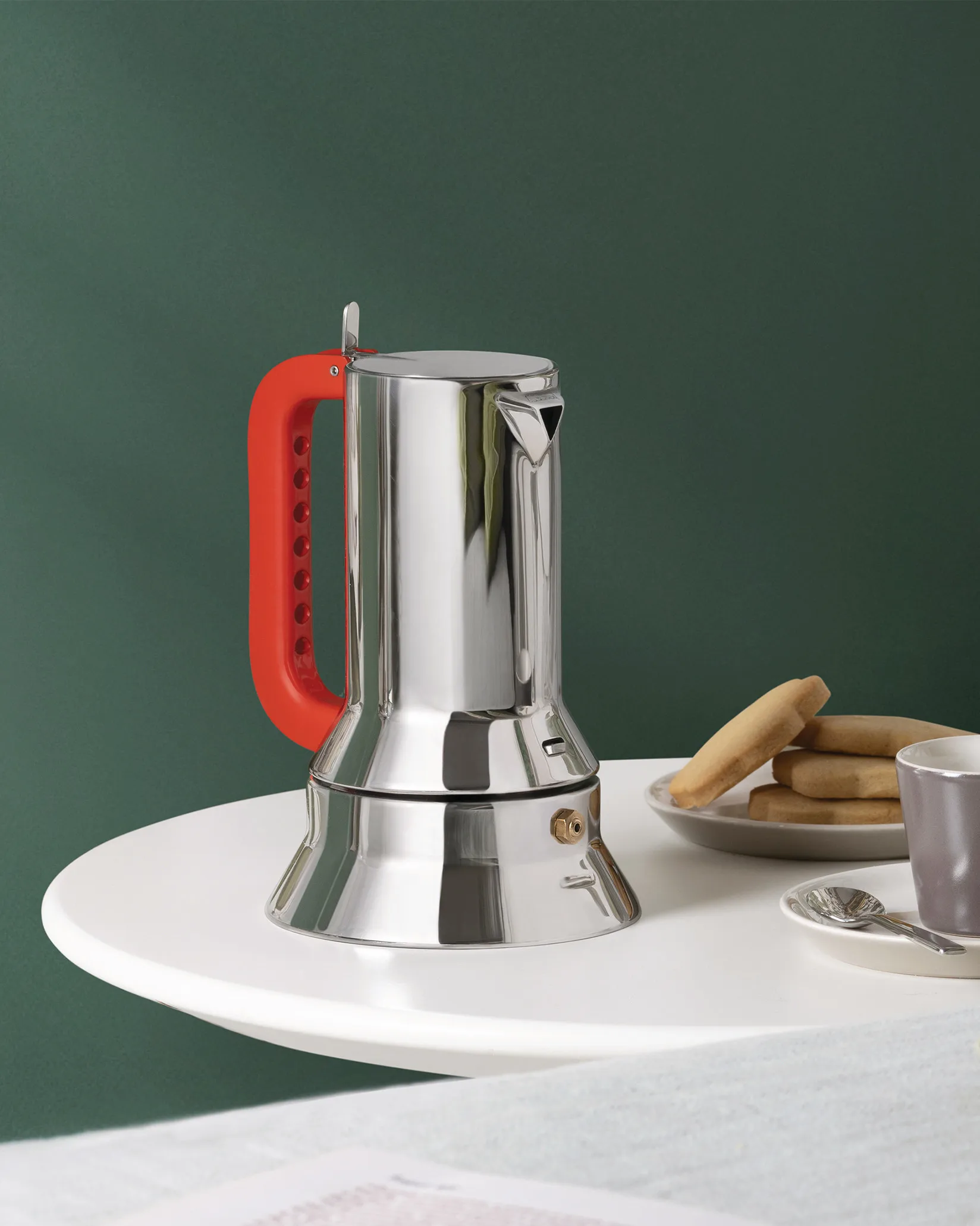 Caffettiera con manico forato 9090, 3 tazze Alessi