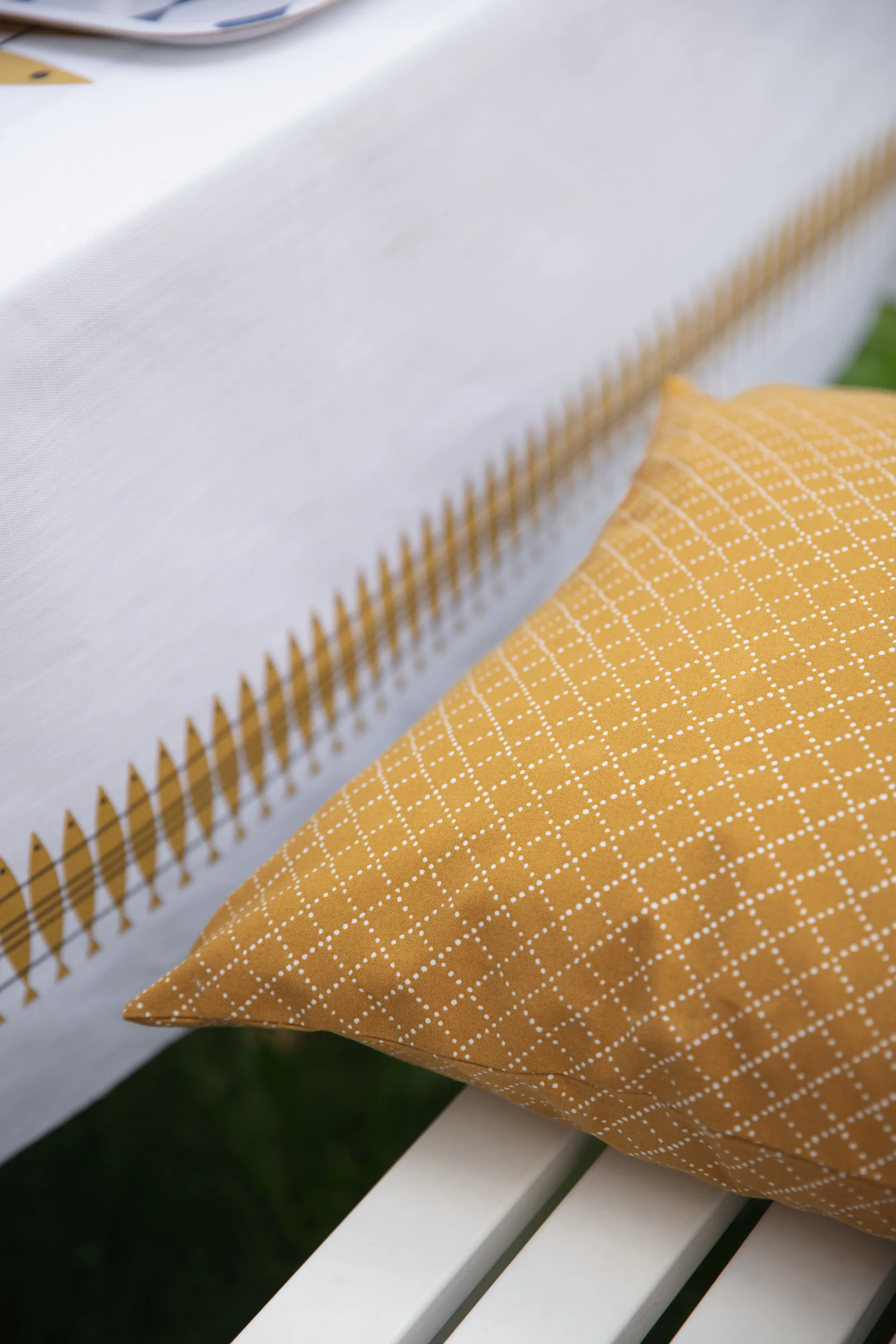 Coprucuscino Prickruta 47x47 cm, Ocra Almedahls