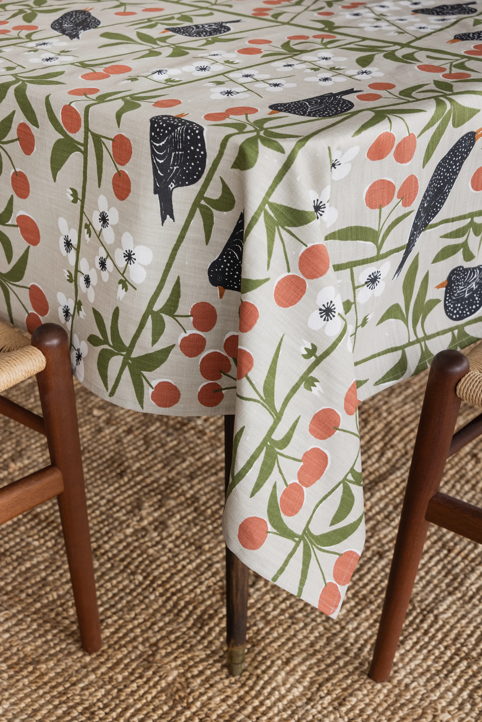 Tovaglia Körsbärsträdgården, Beige, 145x250 cm Almedahls