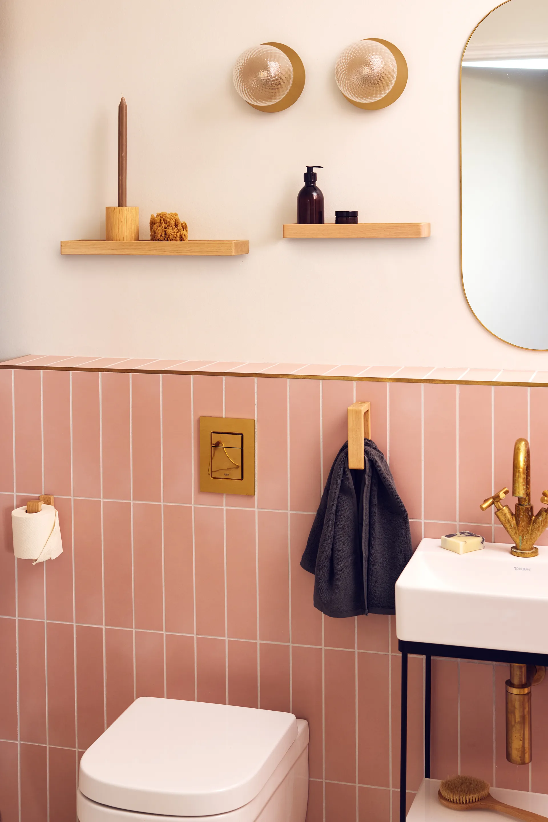 Portarotolo carta igienica Andersen, Lacquered oak Andersen Furniture