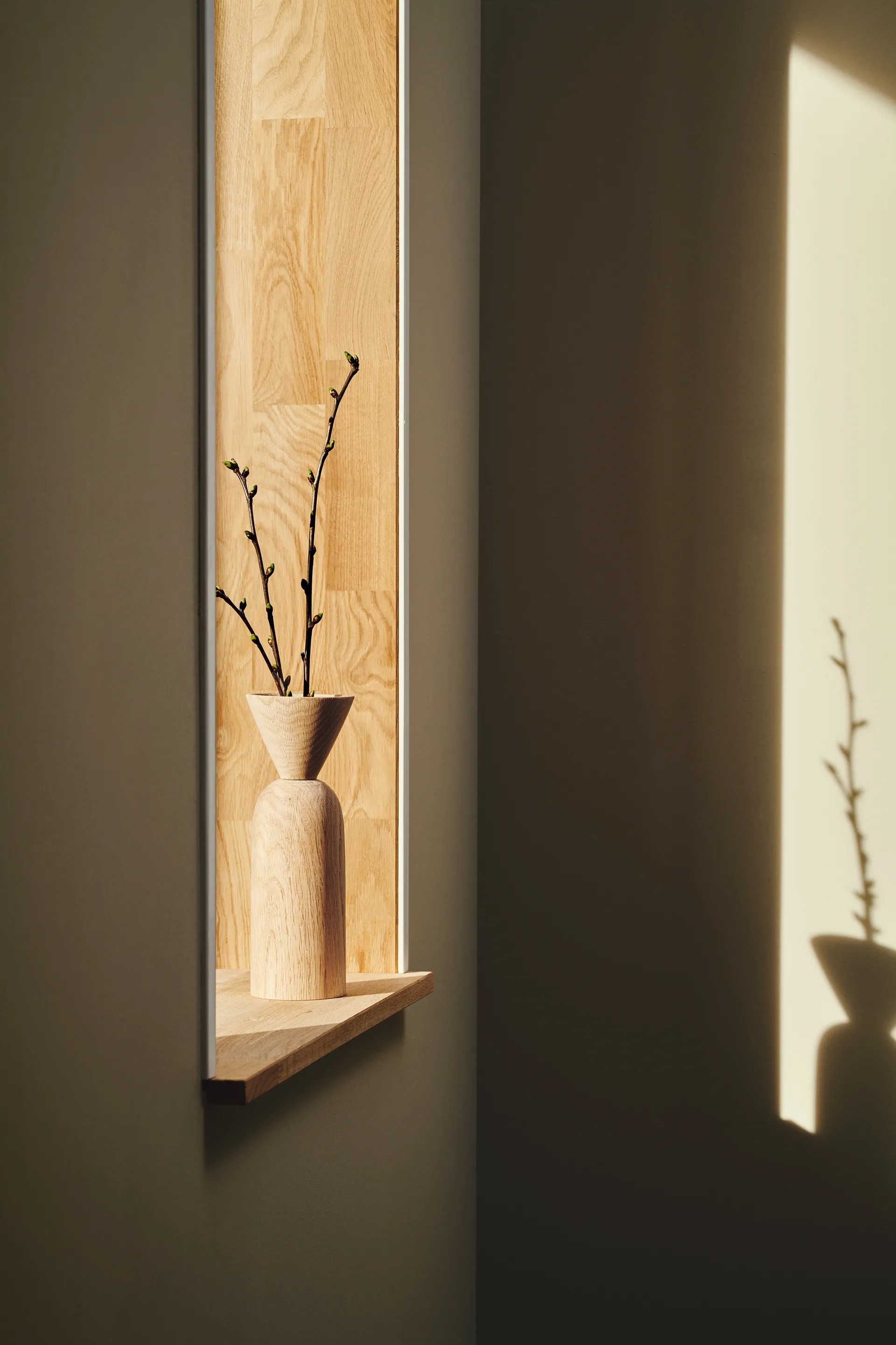 Vaso conico Shape, Rovere Applicata