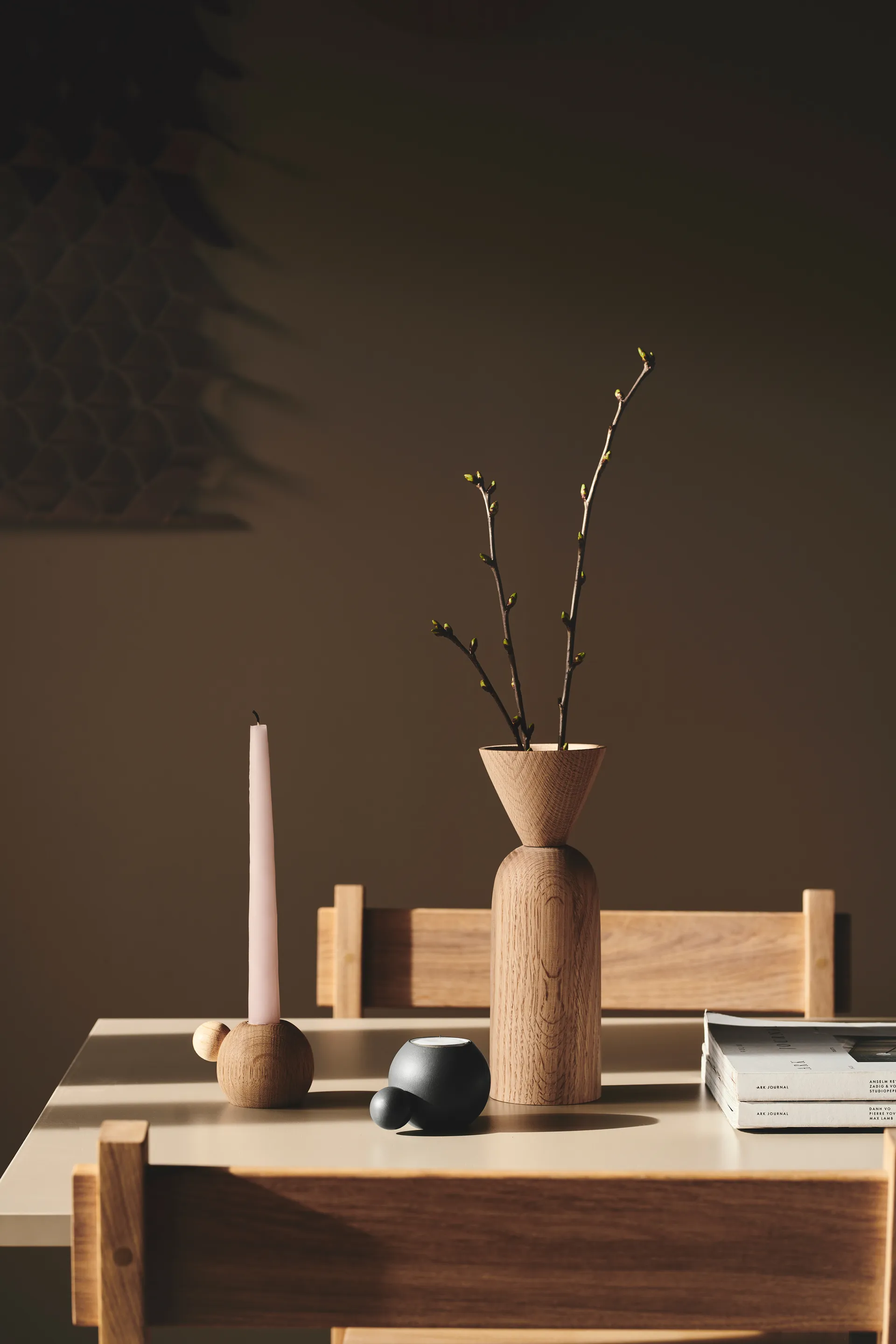 Vaso conico Shape, Rovere Applicata