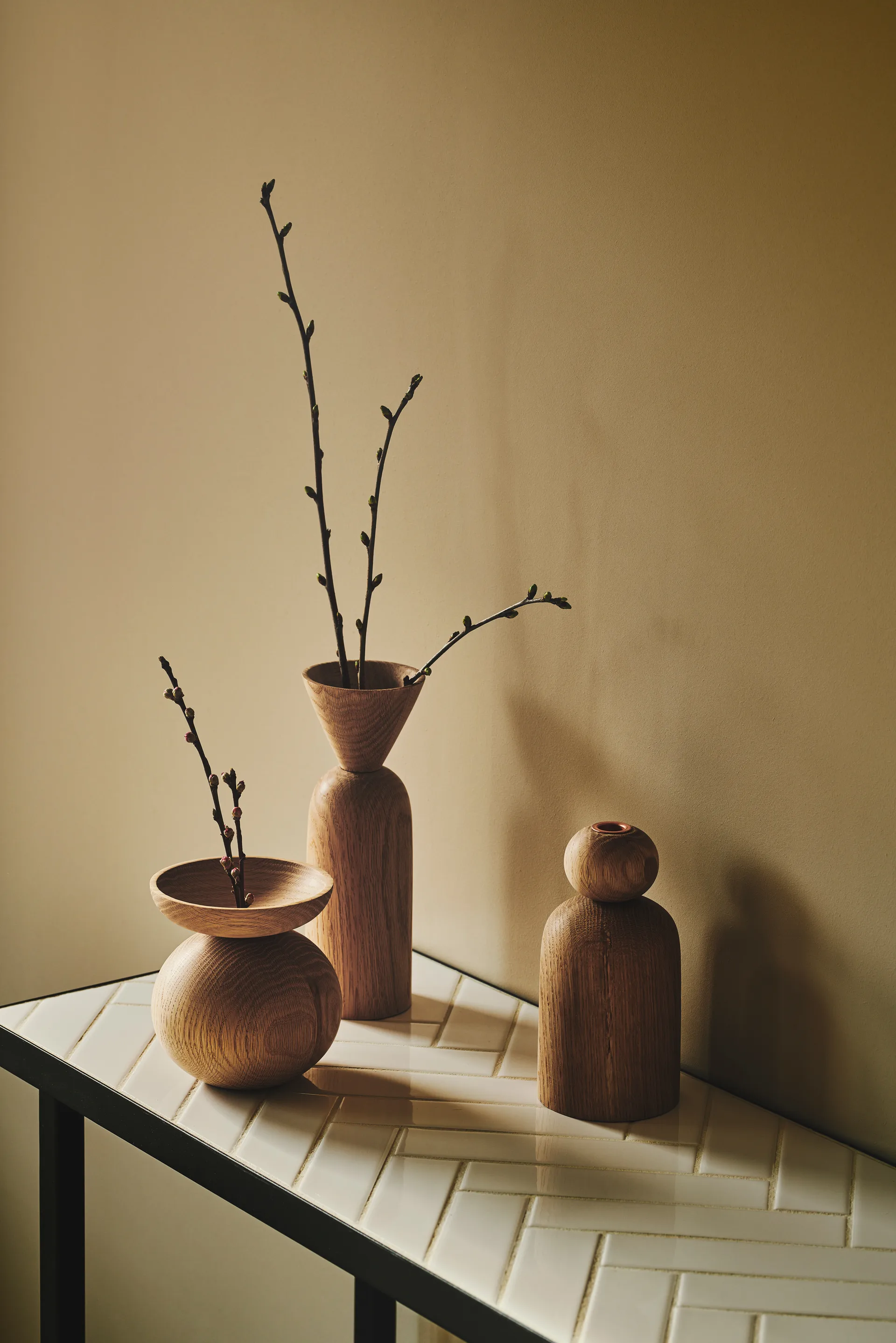 Vaso conico Shape, Rovere Applicata
