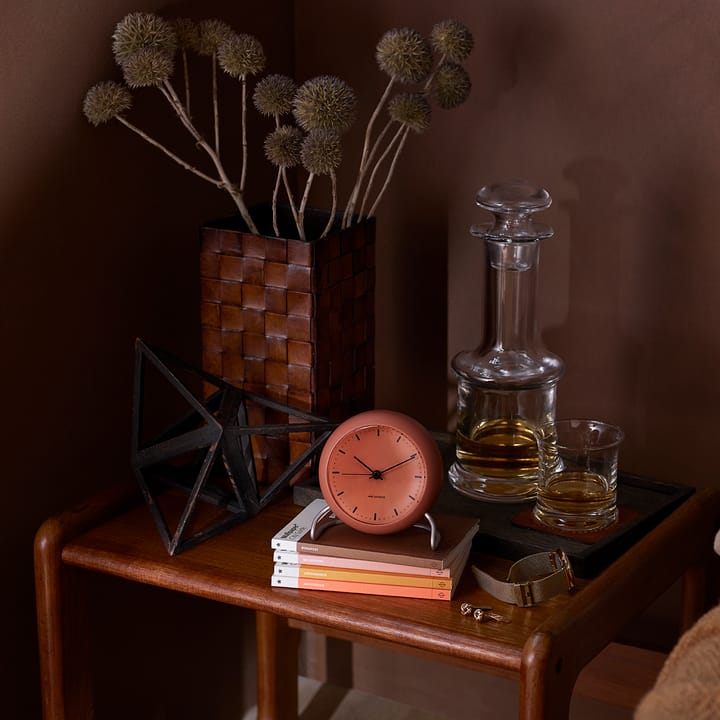 Orologio da tavolo AJ City Hall - pale orange - Arne Jacobsen Clocks