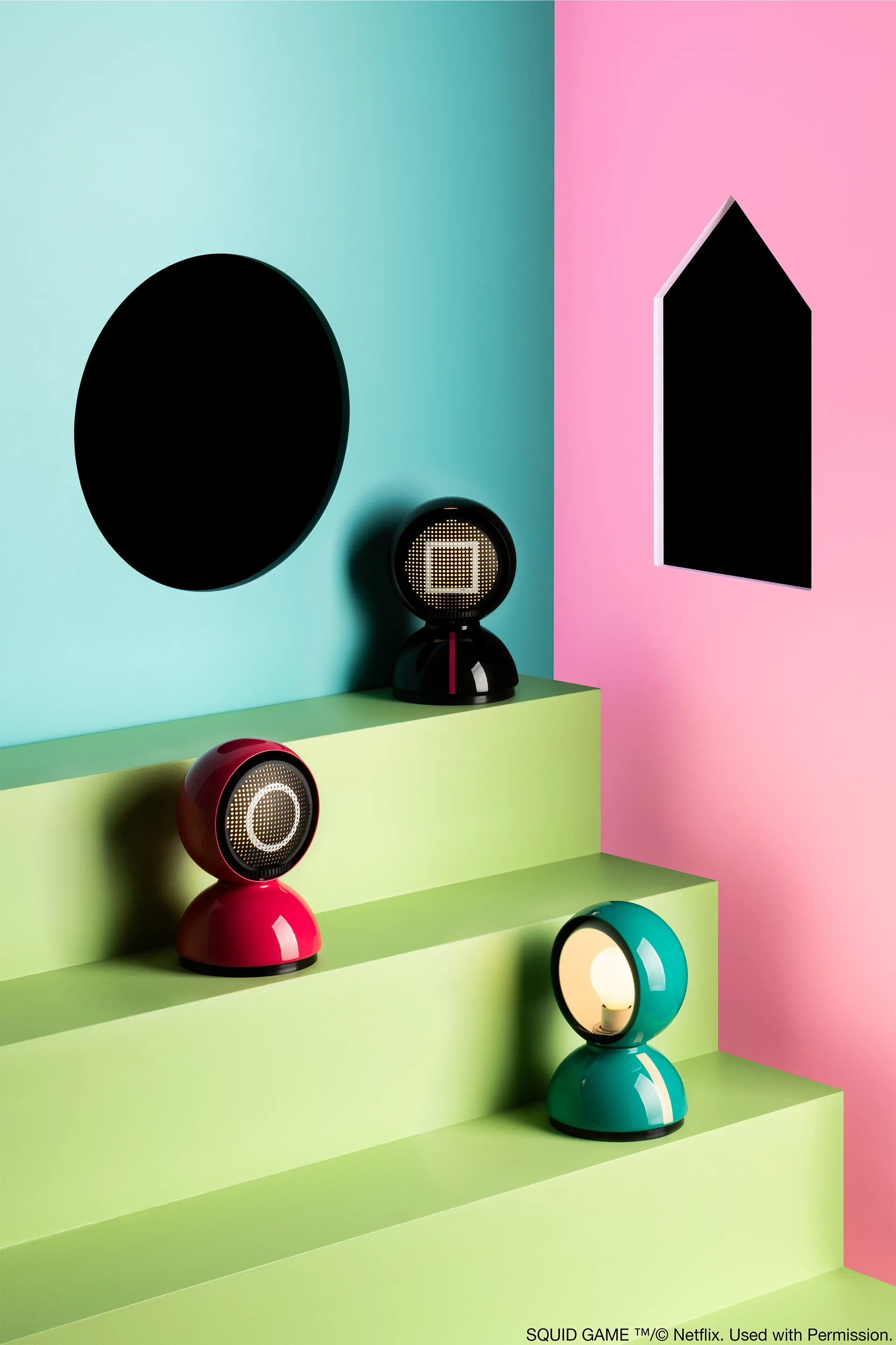 Eclisse x Squid Game lampada da tavolo Edizione Speciale, Guard pink Artemide