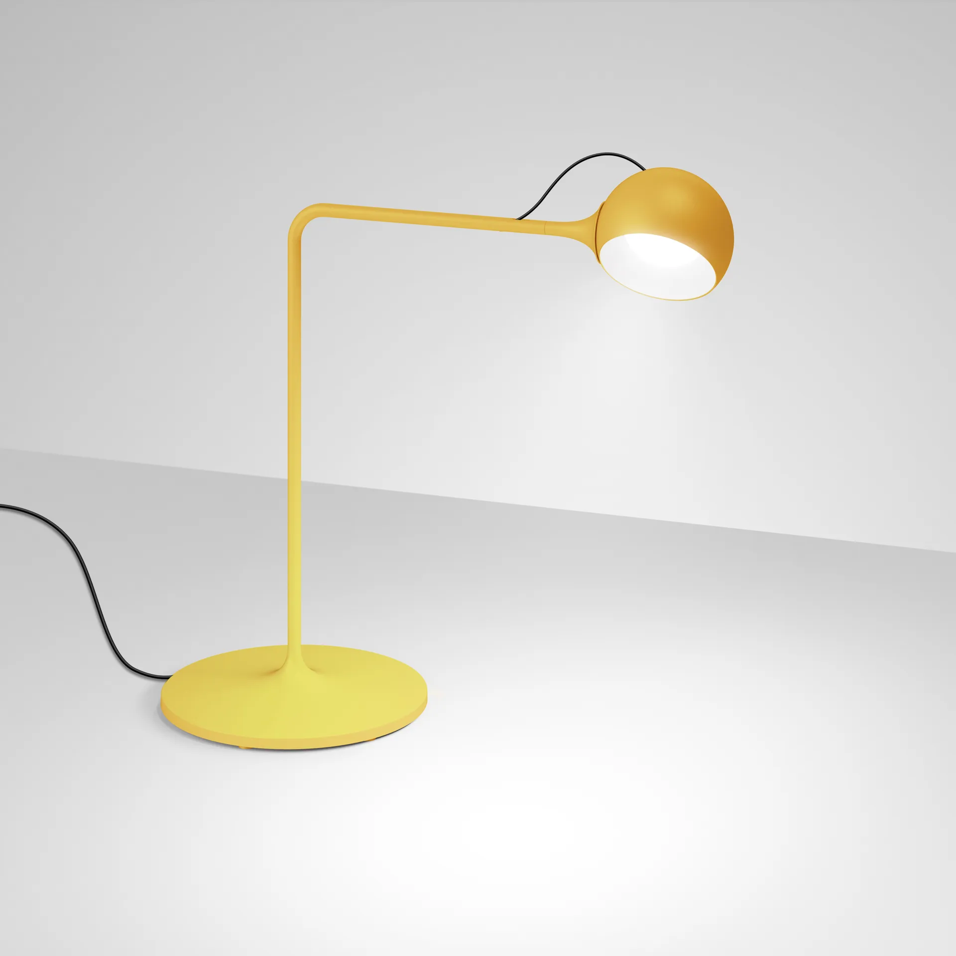 Lampada da tavolo Ixa, Giallo Artemide