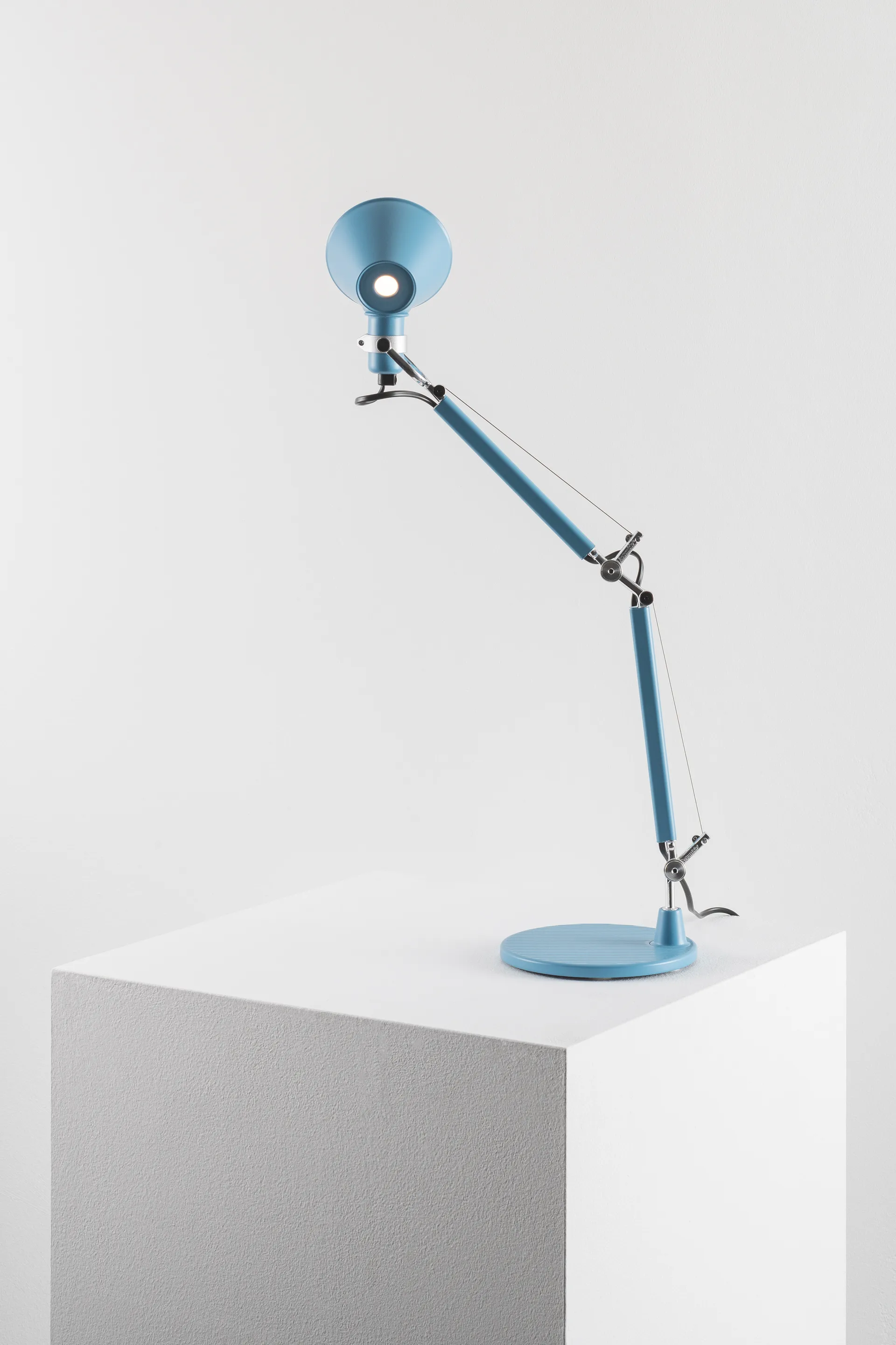 Lampada da tavolo Tolomeo micro, Azzurro chiaro Artemide