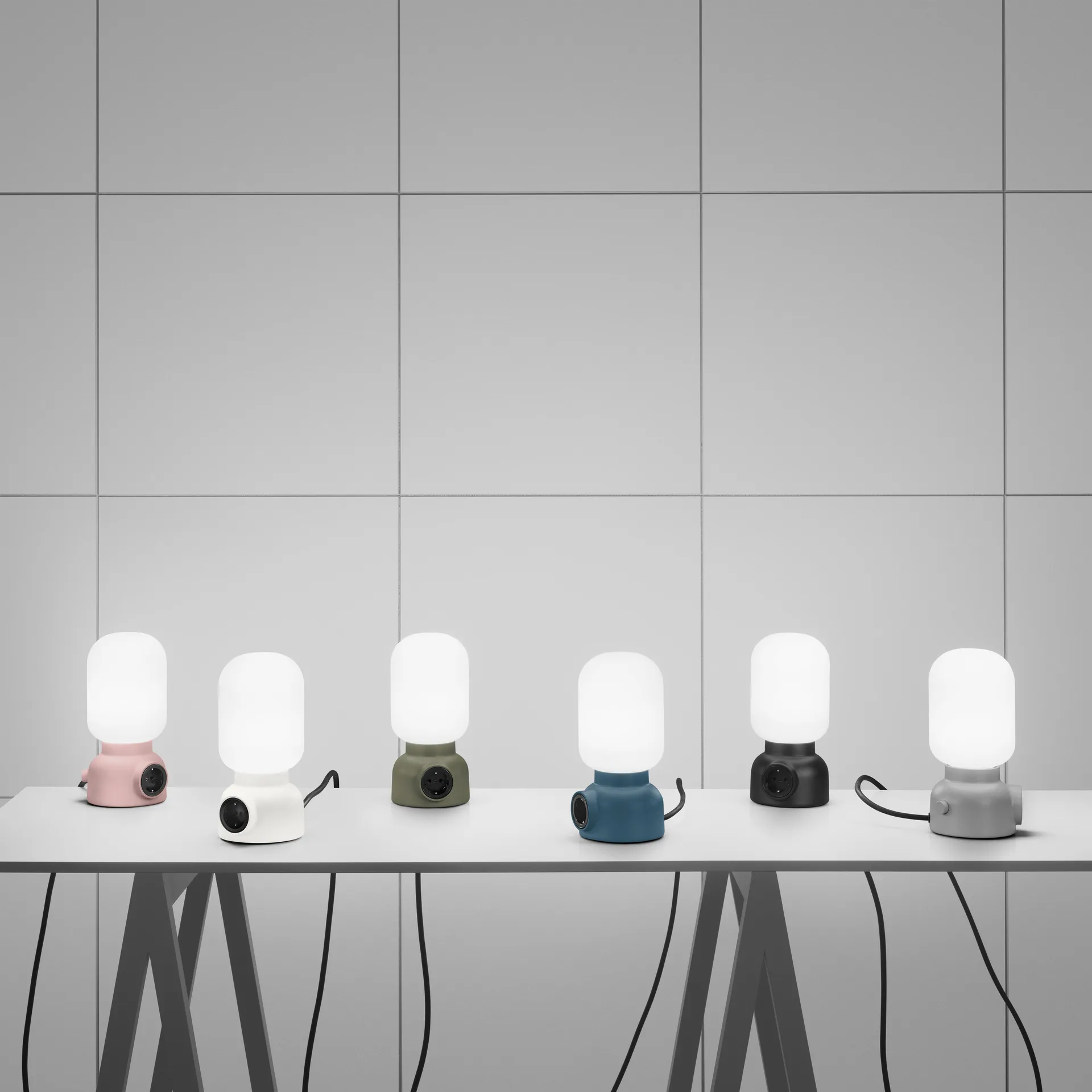 Lampada Plug, powder green Ateljé Lyktan