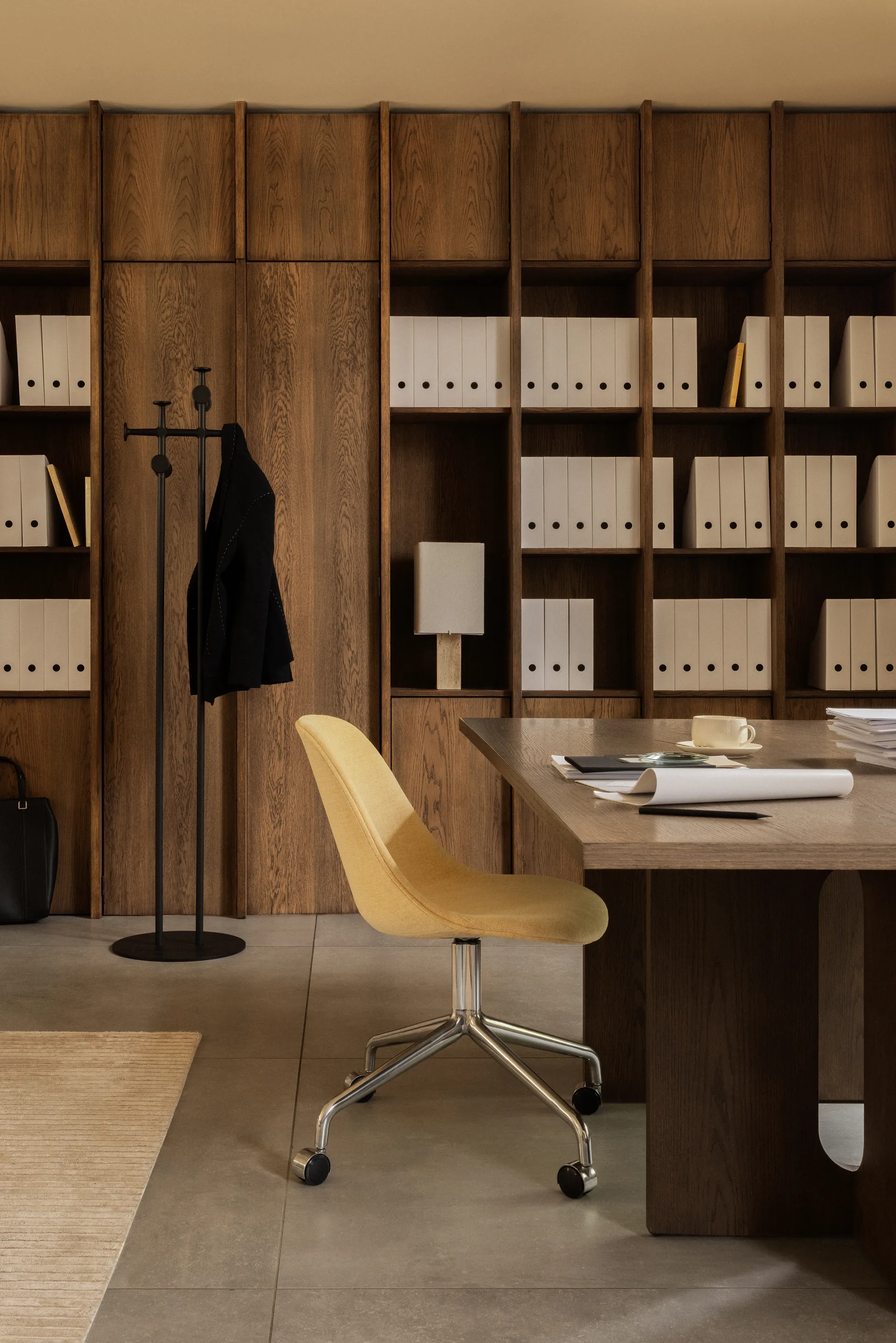 Appendiabiti da pavimento Afteroom, Black Audo Copenhagen