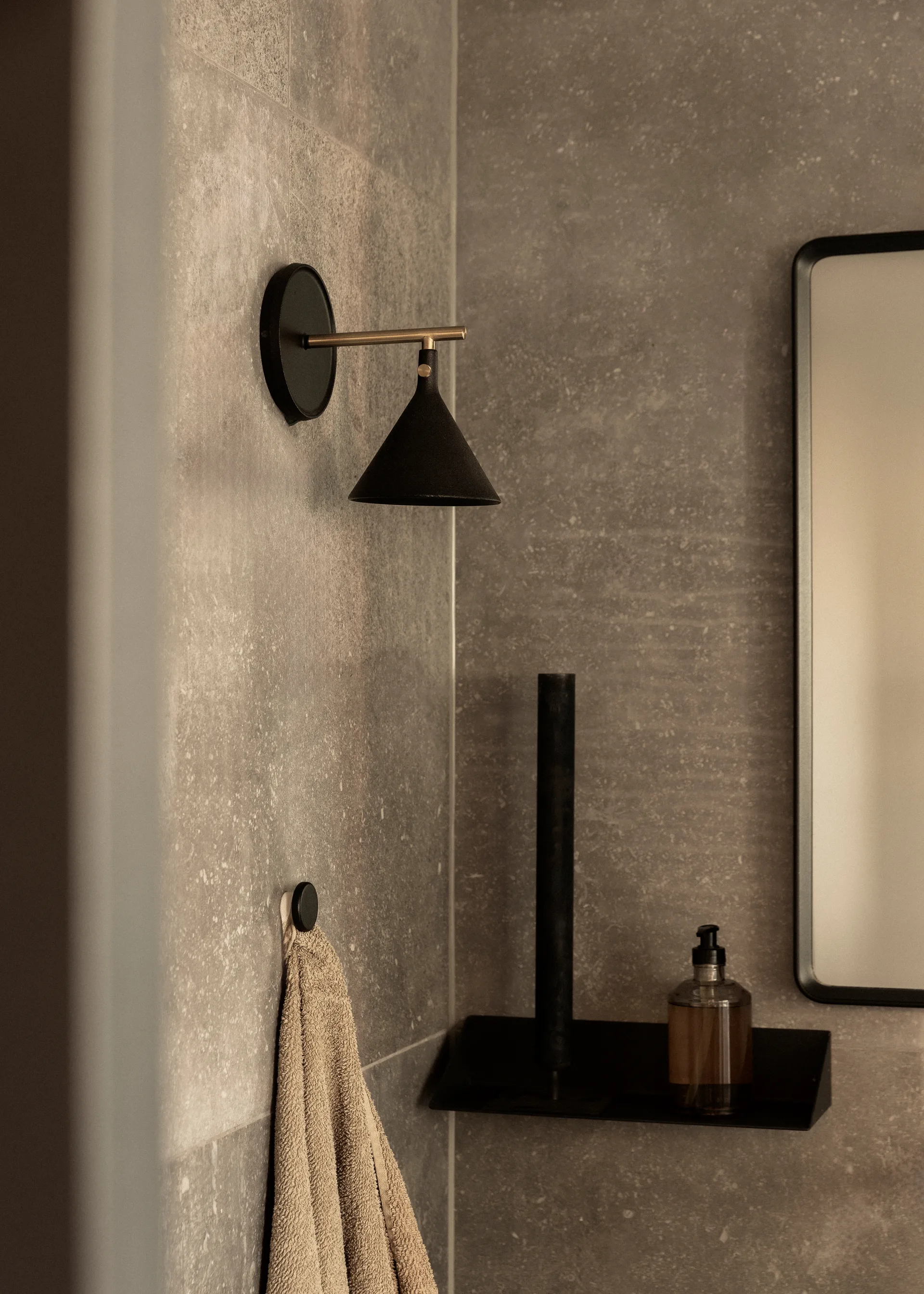 Lampada da parete Cast Sconce fast installation, Black Audo Copenhagen