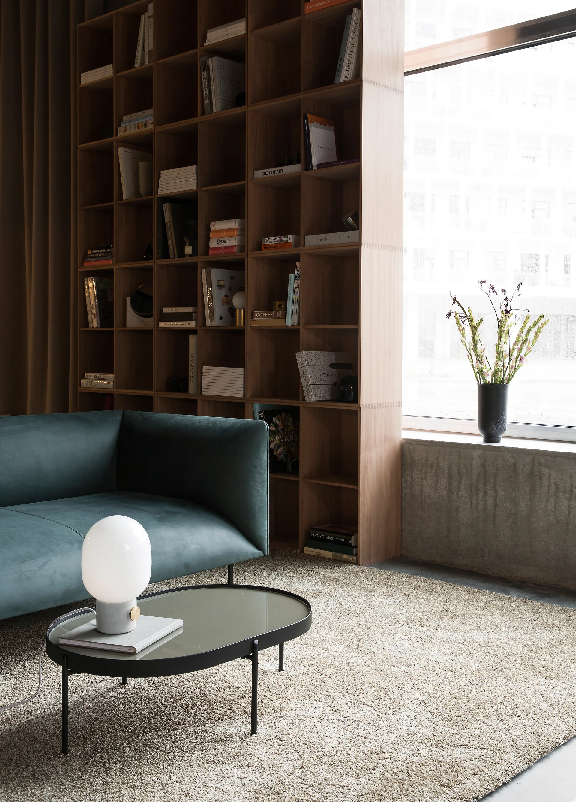 Lampada da tavolo JWDA, cemento-ottone Audo Copenhagen