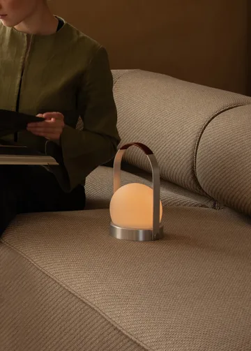 Lampada da tavolo portatile Carrie - Alluminio spazzolato - Audo Copenhagen