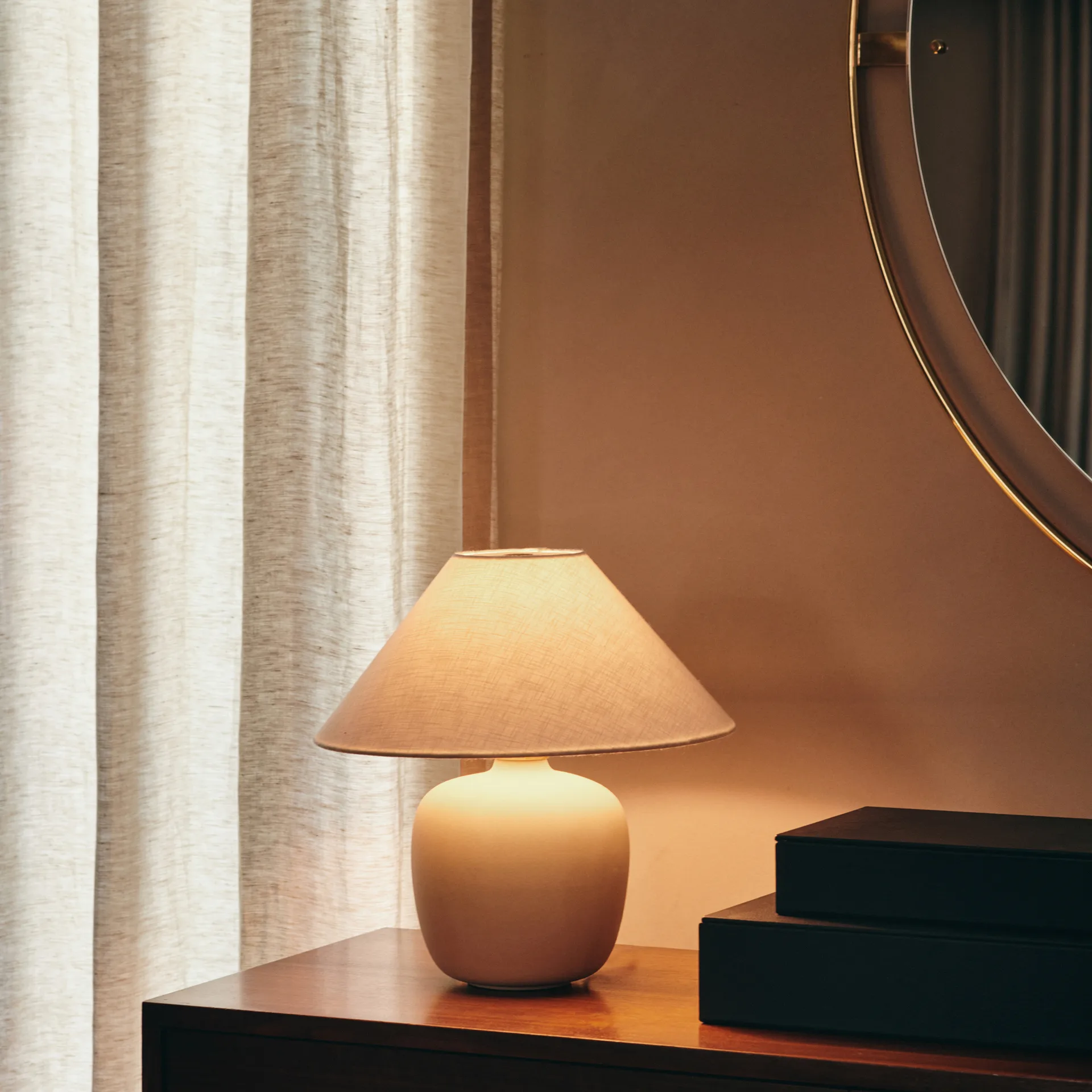 Lampada da tavolo Torso 37 cm, Bianco sporco Audo Copenhagen