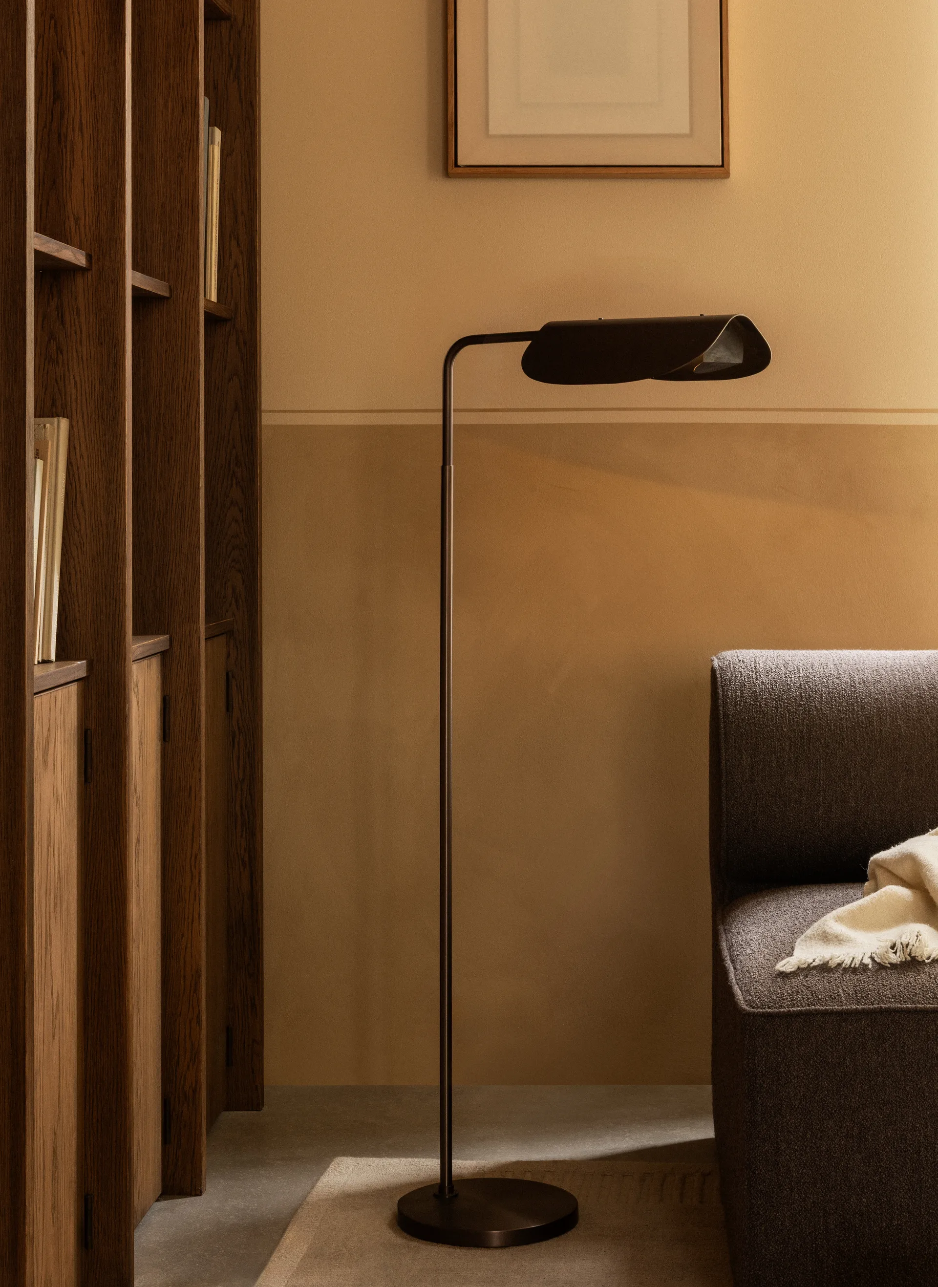 Lampada da tavolo Wing, Alluminio bronzato, 115 cm Audo Copenhagen