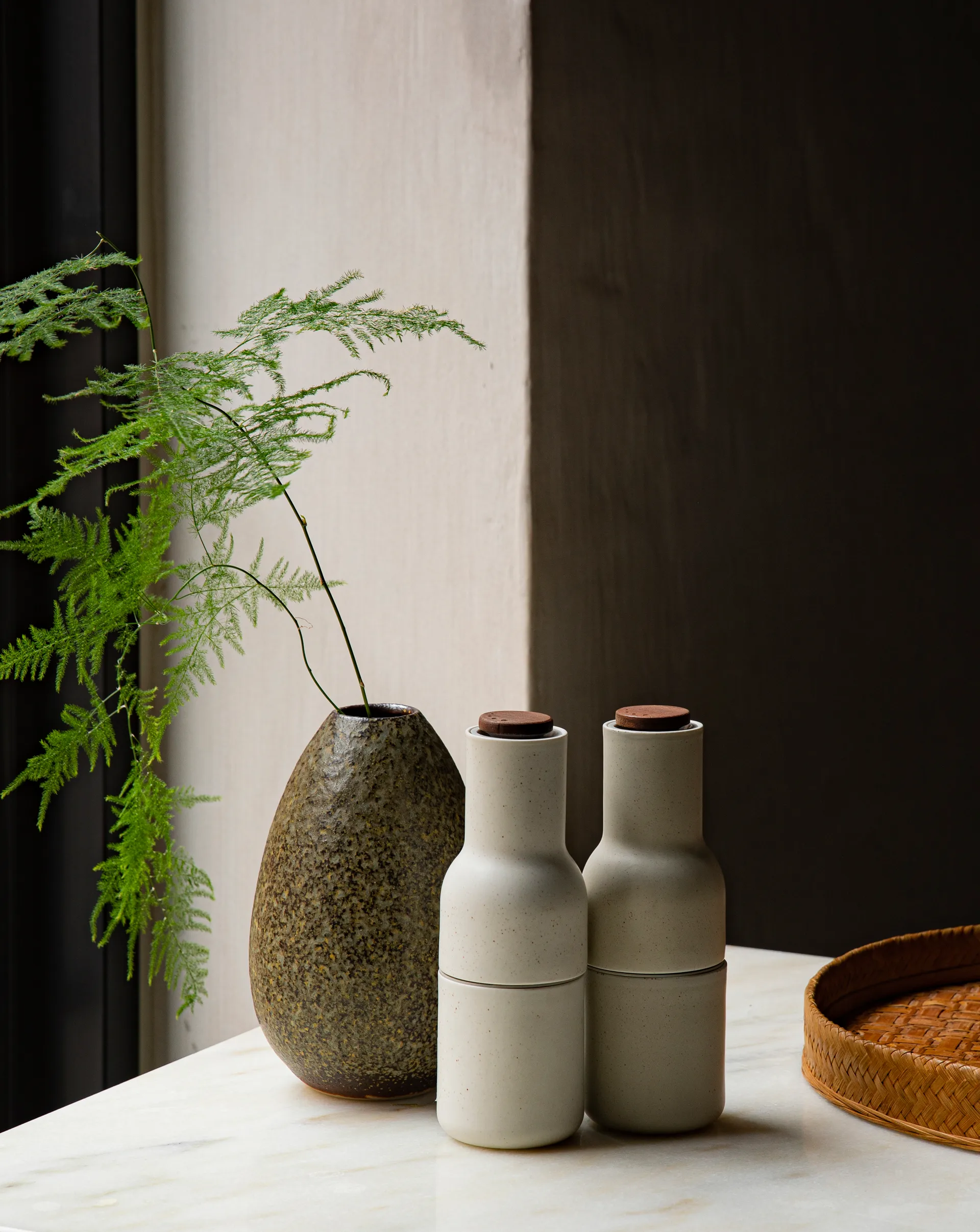 Macina spezie Bottle Grinder confezione da 2, hunting green-beige (noce)  Audo Copenhagen