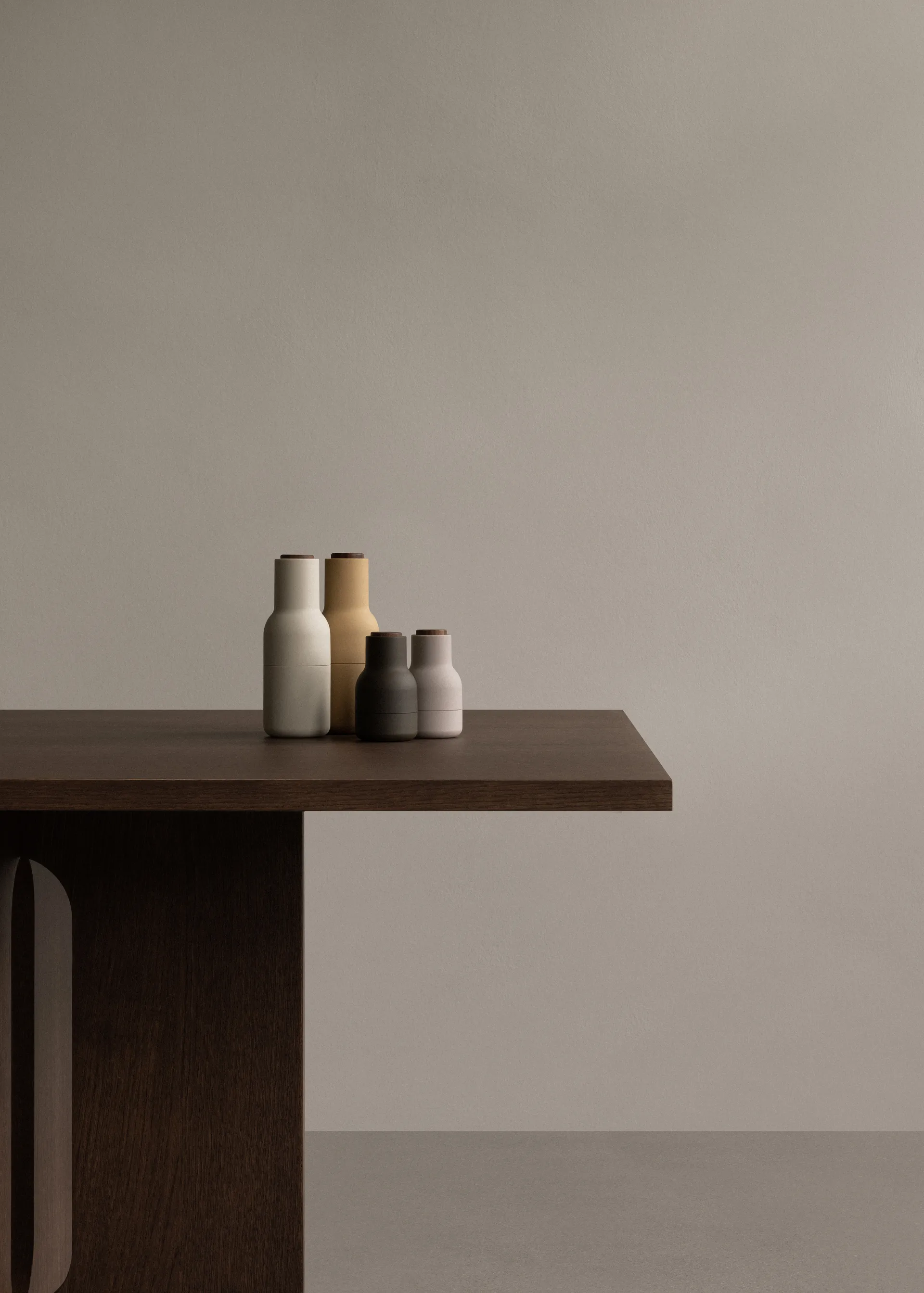 Macinaspezie Bottle Grinder piccolo, confezione da 2, Hunting green, beige, noce Audo Copenhagen