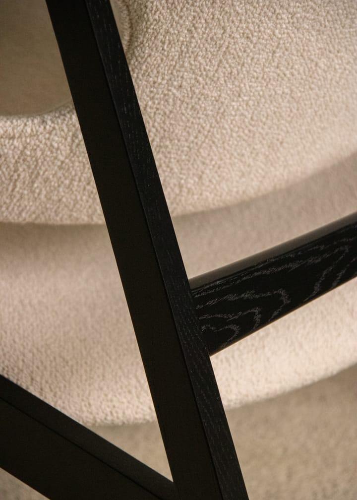 Poltrona lounge Knitting, Barnum Bouclé 24-nero rovere Audo Copenhagen