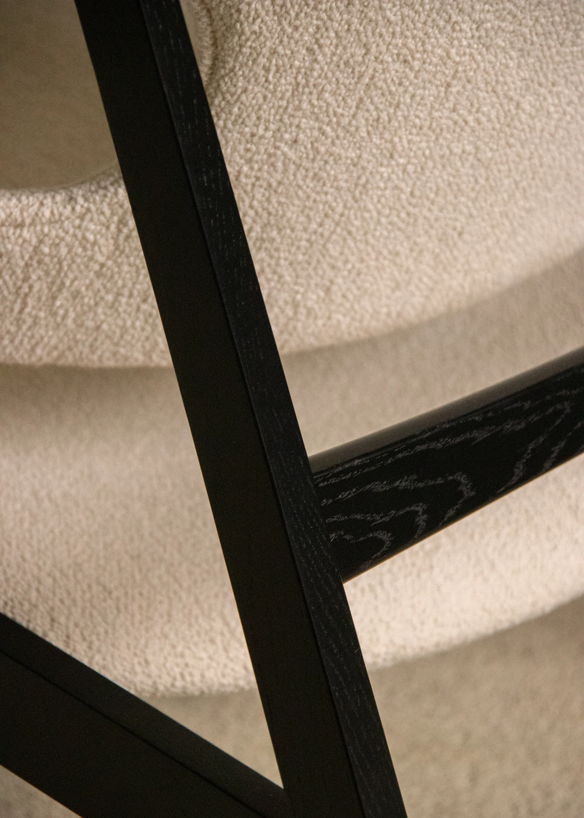 Poltrona lounge Knitting, Barnum Bouclé 24-rovere nero Audo Copenhagen