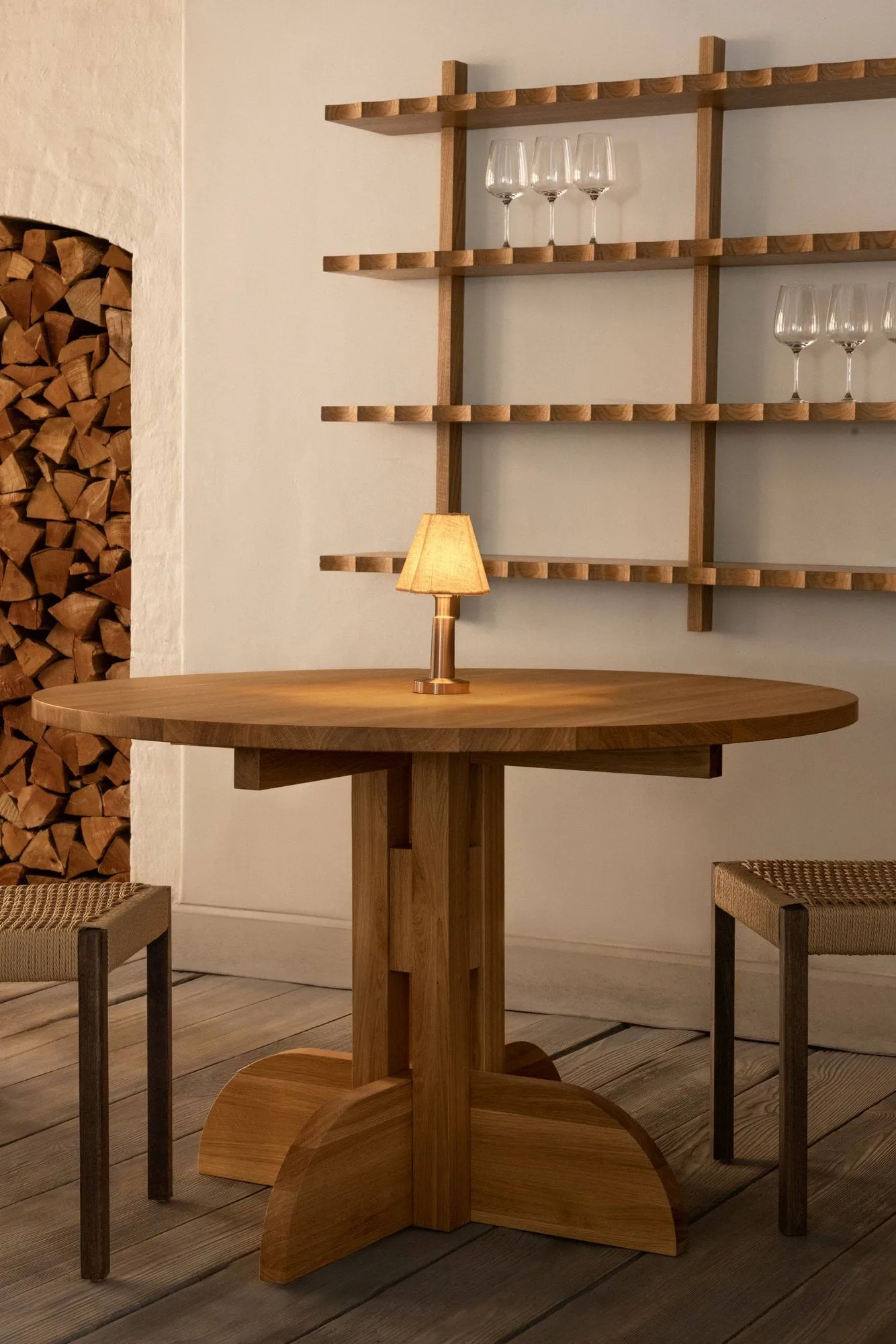 Puffin Dining Table Oak Veneer Natural, Impiallacciatura di rovere naturale, Ø120 cm Audo Copenhagen