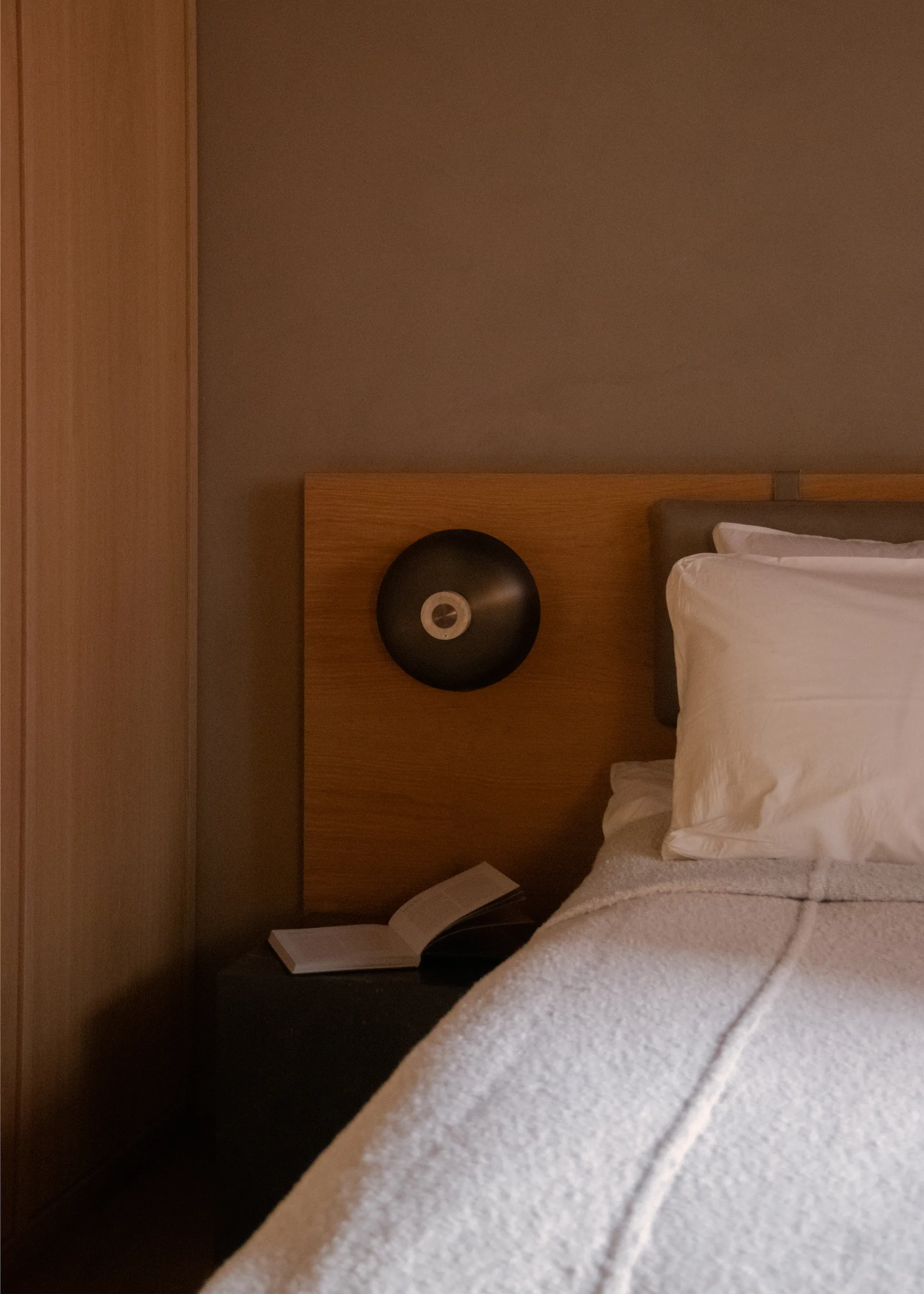 Reverse lampada da parete installazione fissa, Bronzed aluminium Audo Copenhagen