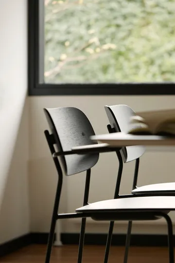 Sedia da pranzo Co con gambe nere - Rovere nero - Audo Copenhagen