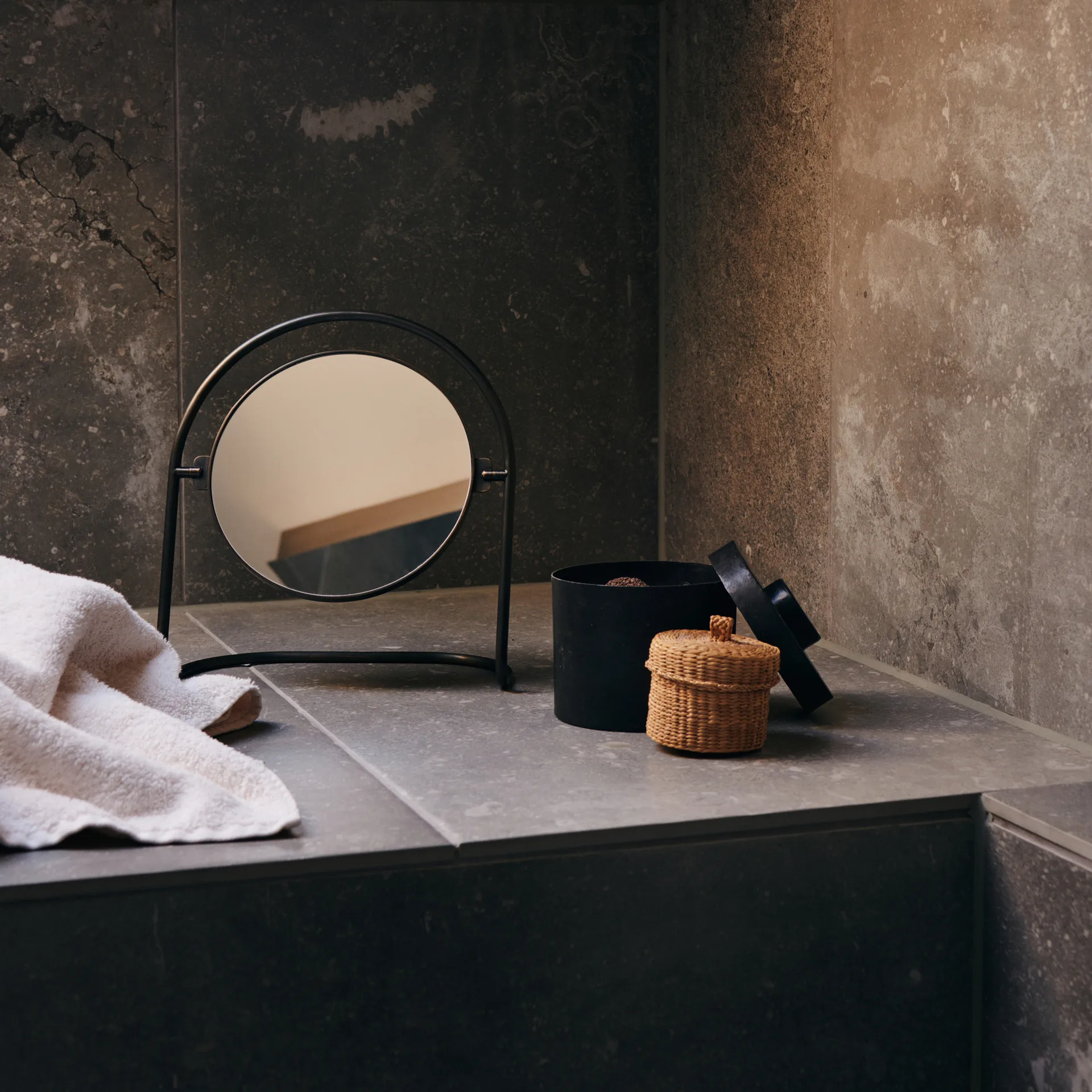 Specchio da tavolo Nimbus 25 cm, ottone bronzato Audo Copenhagen