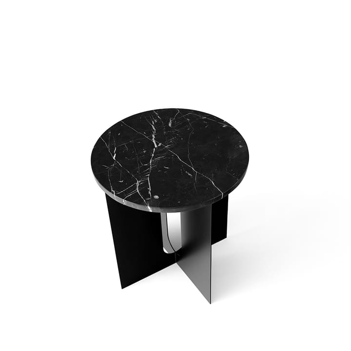 Tavolino Androgyne - marmo nero, Ø 42 cm, base in acciaio nera - Audo Copenhagen