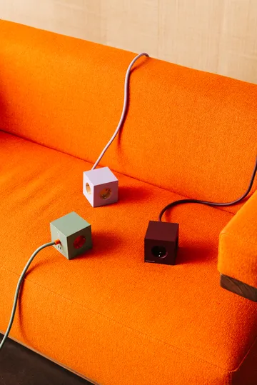 Presa AVOLT x Bauhaus-Archiv Square 1 presa USB-C - Mulberry Red - Avolt
